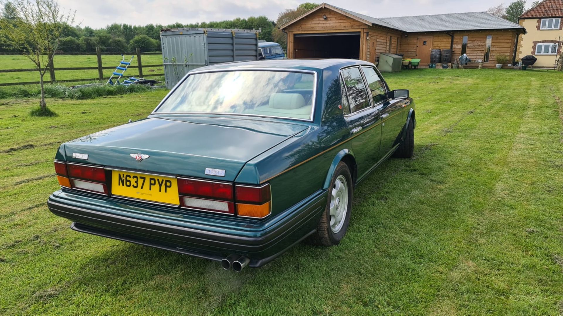 1996 Bentley Turbo R Registration number N637 PYP Green with piped magnolia hide and sheepskin - Image 8 of 15