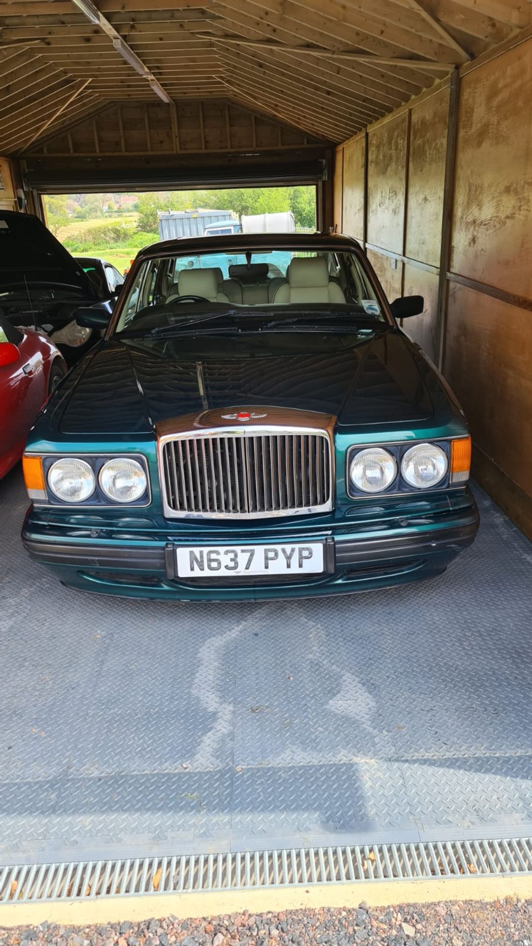 1996 Bentley Turbo R Registration number N637 PYP Green with piped magnolia hide and sheepskin - Image 9 of 15