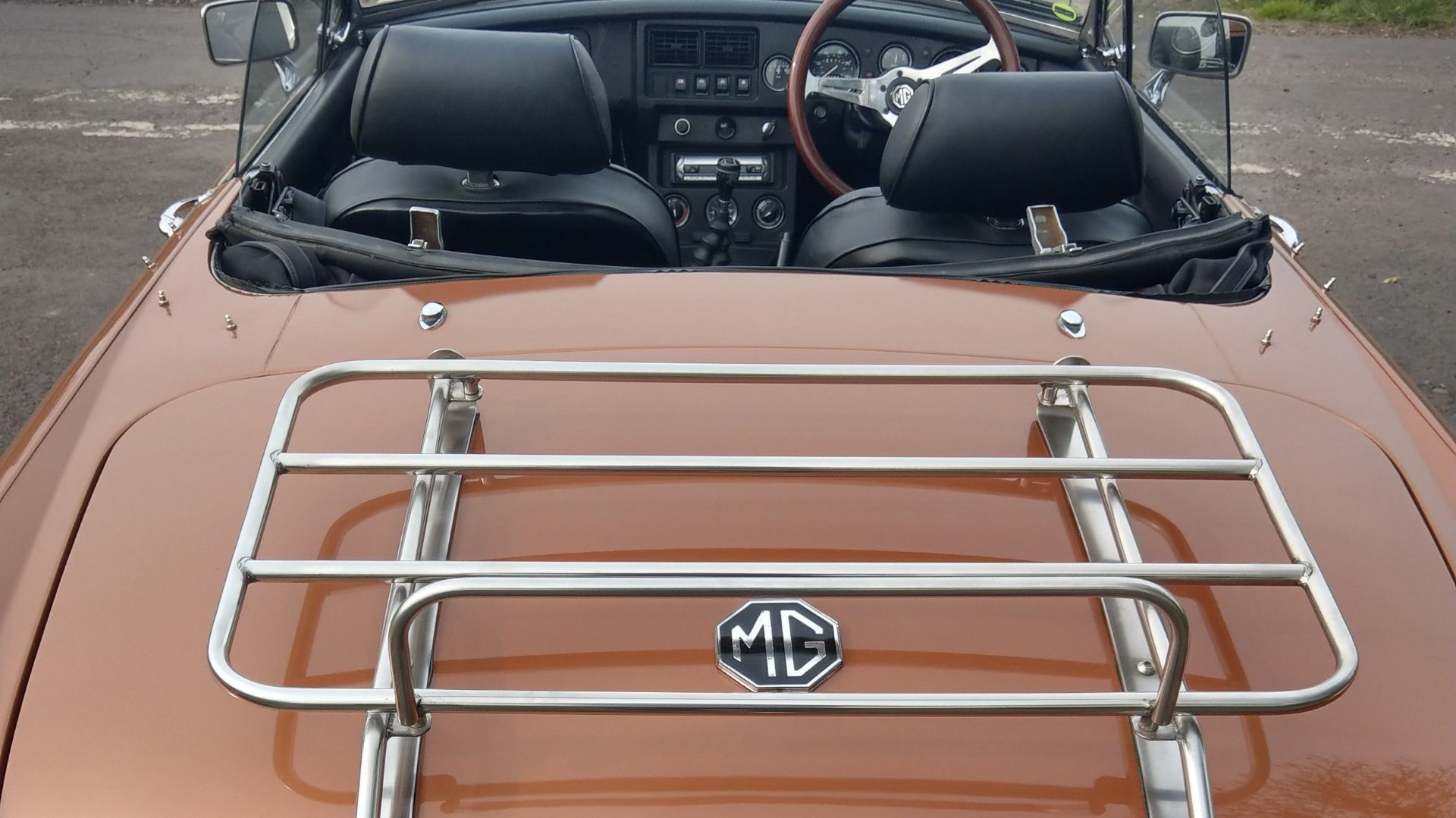 1981 MG B LE Roadster Registration number VLT 450X Metallic bronze with black leather interior One - Image 8 of 8