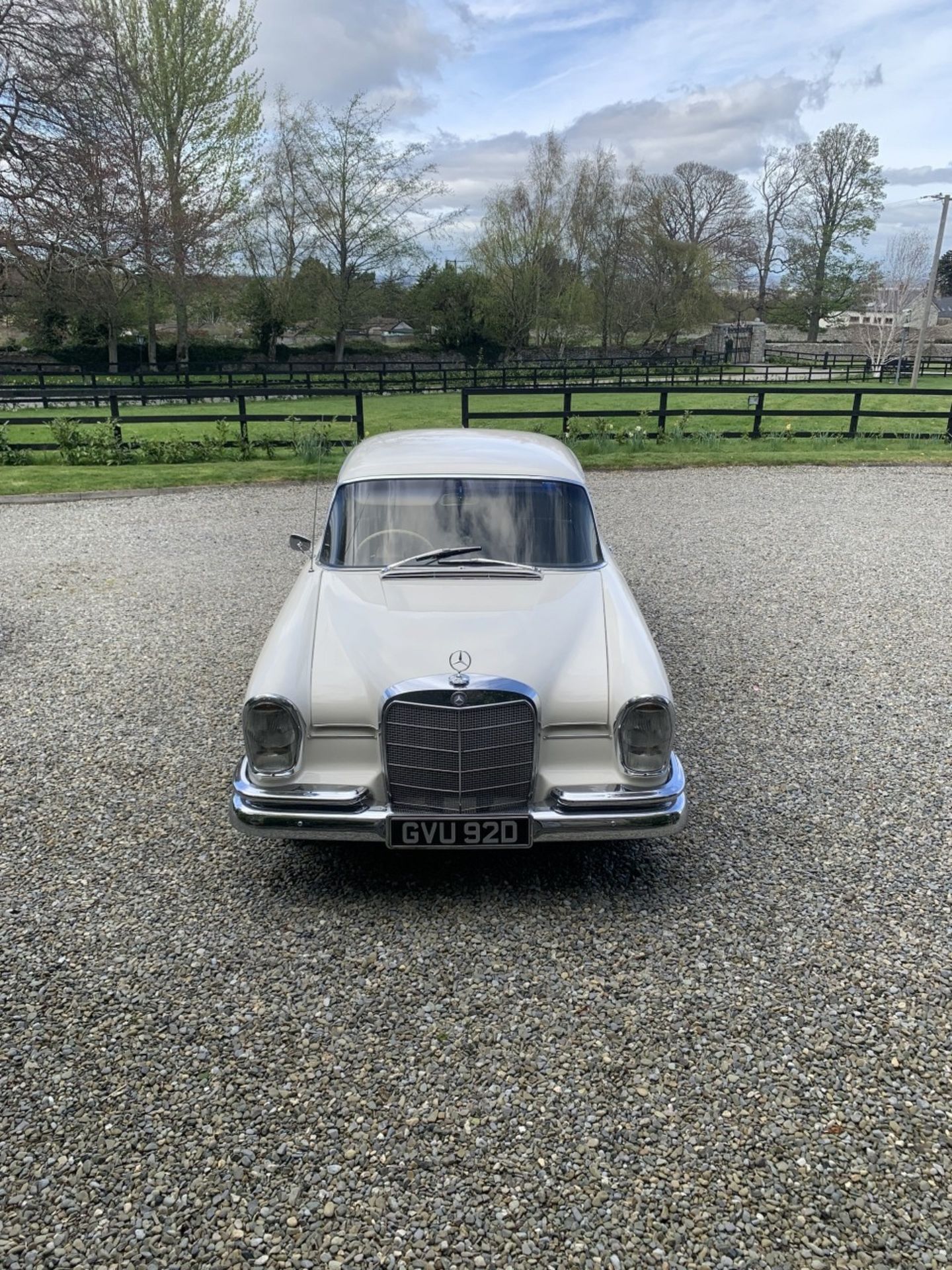 1966 Mercedes-Benz 230S Registration number GVU 92D White with a blue interior Automatic Ex-South - Image 5 of 17