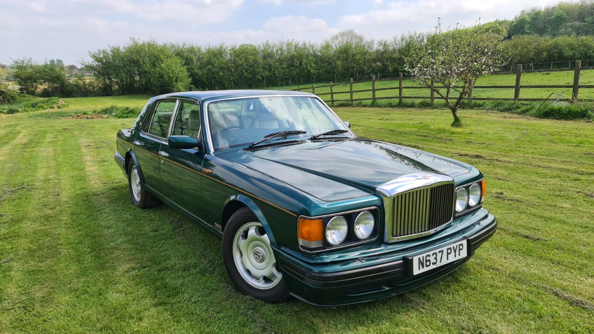 1996 Bentley Turbo R Registration number N637 PYP Green with piped magnolia hide and sheepskin - Image 3 of 15