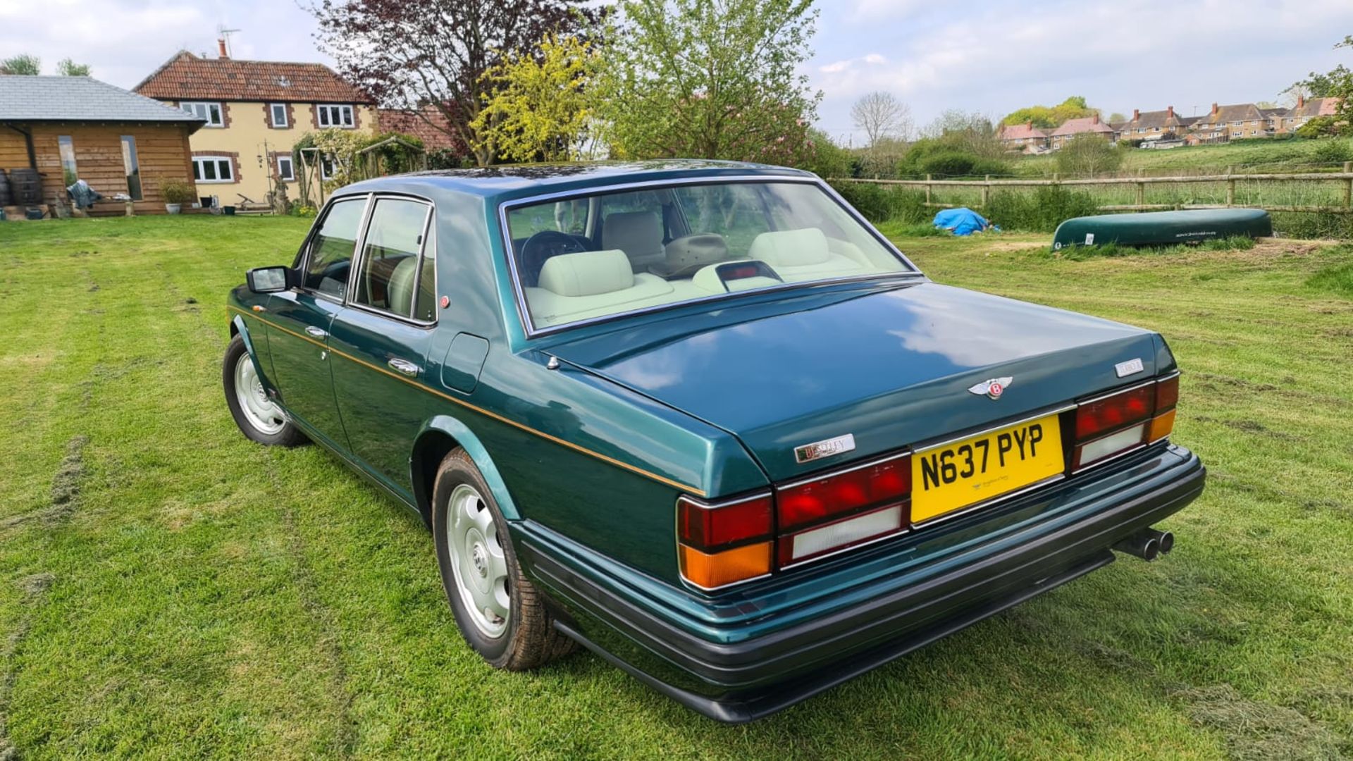 1996 Bentley Turbo R Registration number N637 PYP Green with piped magnolia hide and sheepskin - Image 7 of 15