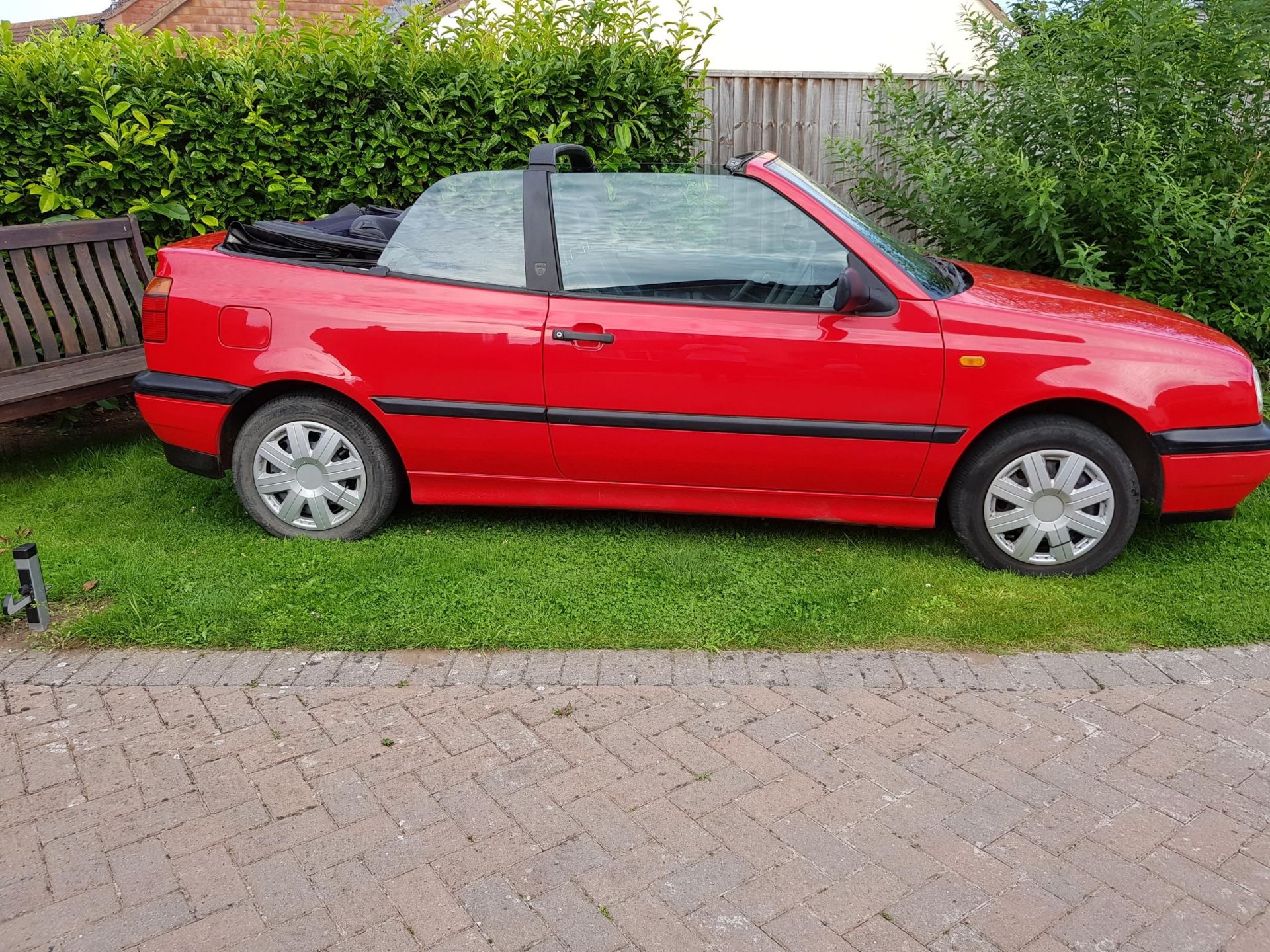 1997 VW Golf Cabriolet Best bid to be submitted Registration number R606 MGH Red with grey - Image 5 of 8