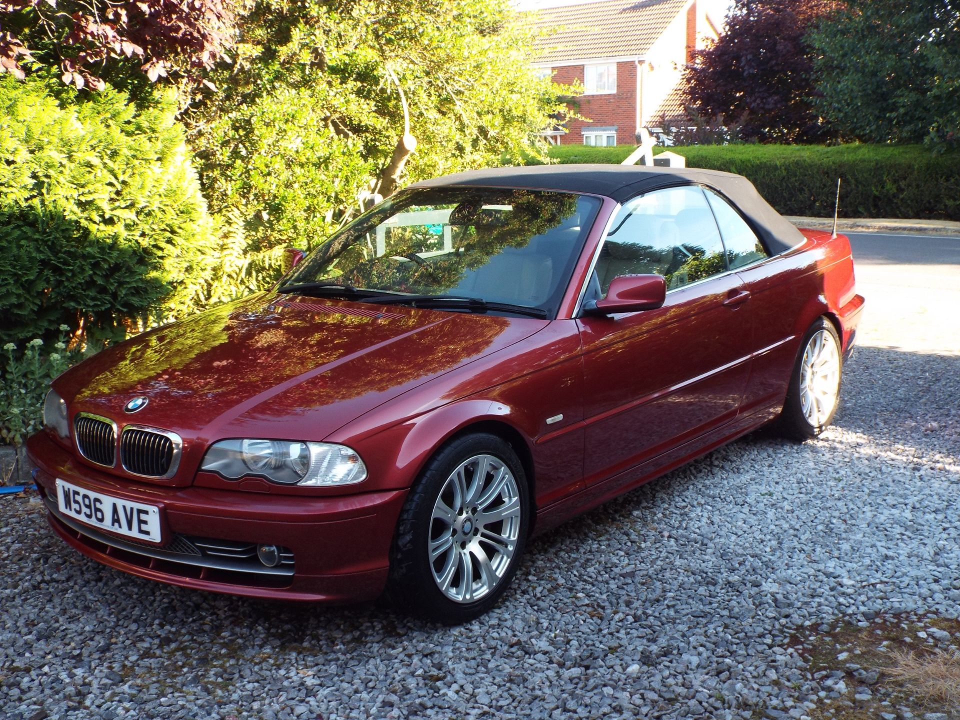 2000 BMW 330Ci Convertible Registration number W596 AVE Chassis number WBABS52060EH92204 Engine - Image 2 of 16