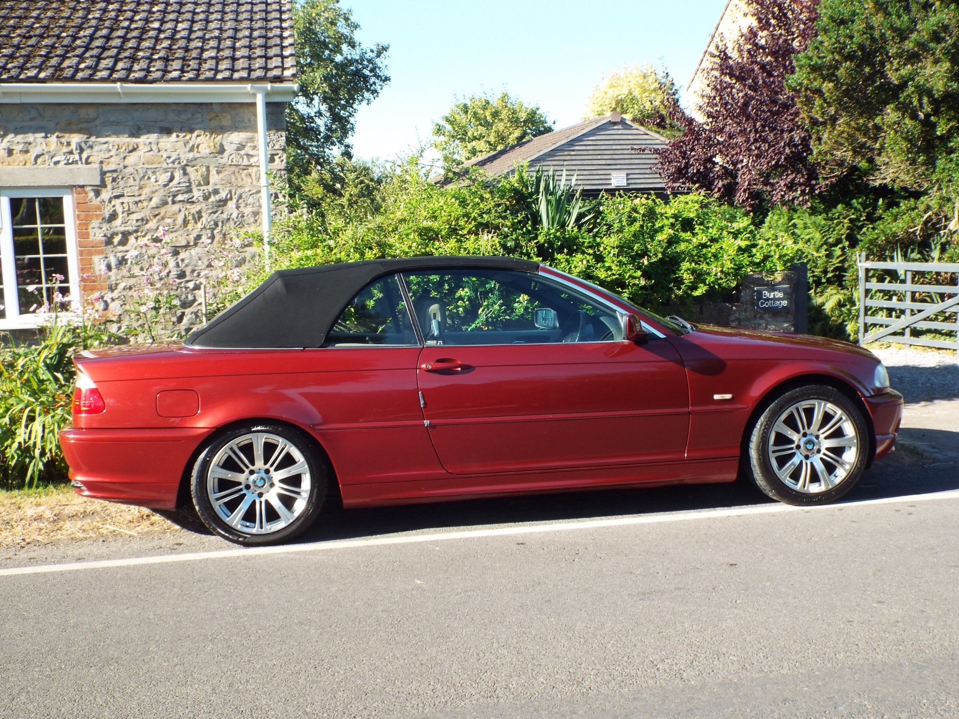 2000 BMW 330Ci Convertible Registration number W596 AVE Chassis number WBABS52060EH92204 Engine - Image 3 of 16