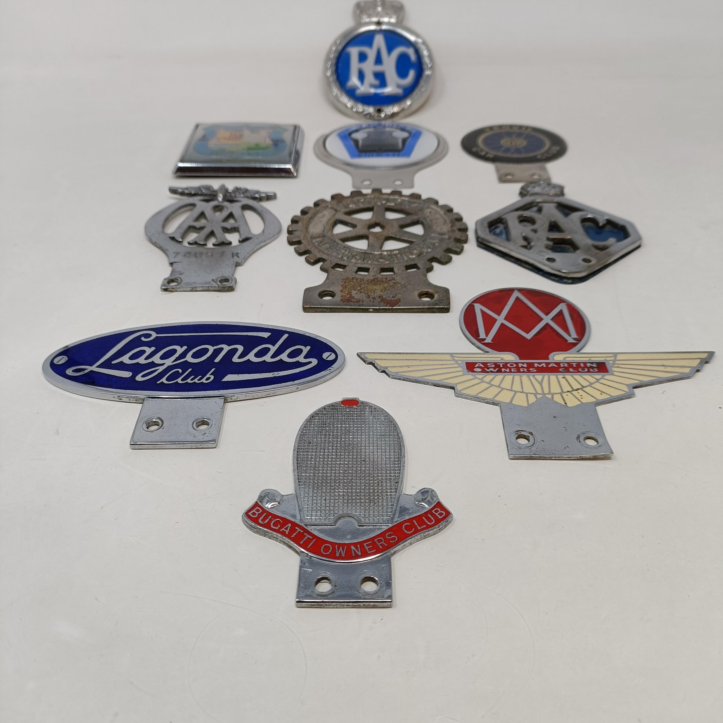 A Lagonda Club car badge, an Aston Martin car badge, and assorted other car badges (box) - Image 2 of 2