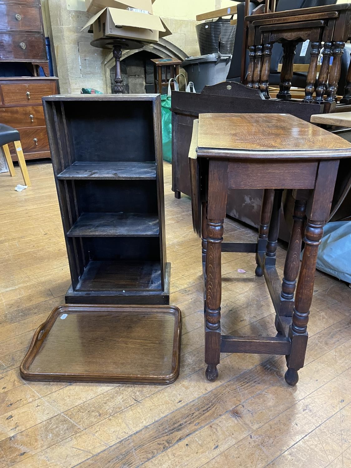 An oak glazed bookcase, 61 cm wide, two other bookcases, an oak drop leaf table, an oak tray, a - Bild 3 aus 3