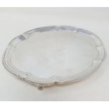 A George III silver oval salver, London 1817, 8.9 ozt Provenance: From a large single owner