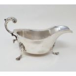A George V silver sauce boat, London 1924, 9.1 ozt Provenance: From a large single owner