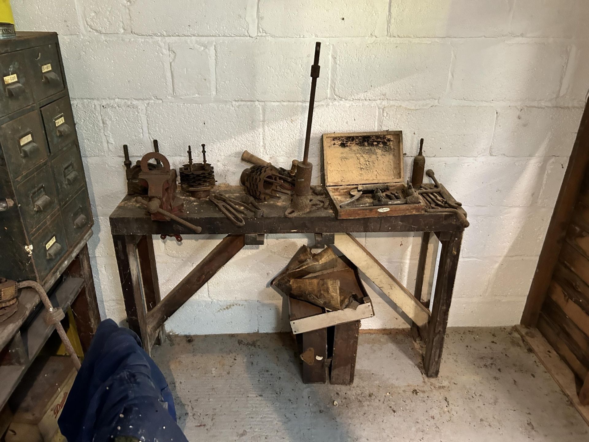 The workshop and other items, removed from John Pearson's garage, including tools, a work bench, and - Image 4 of 6