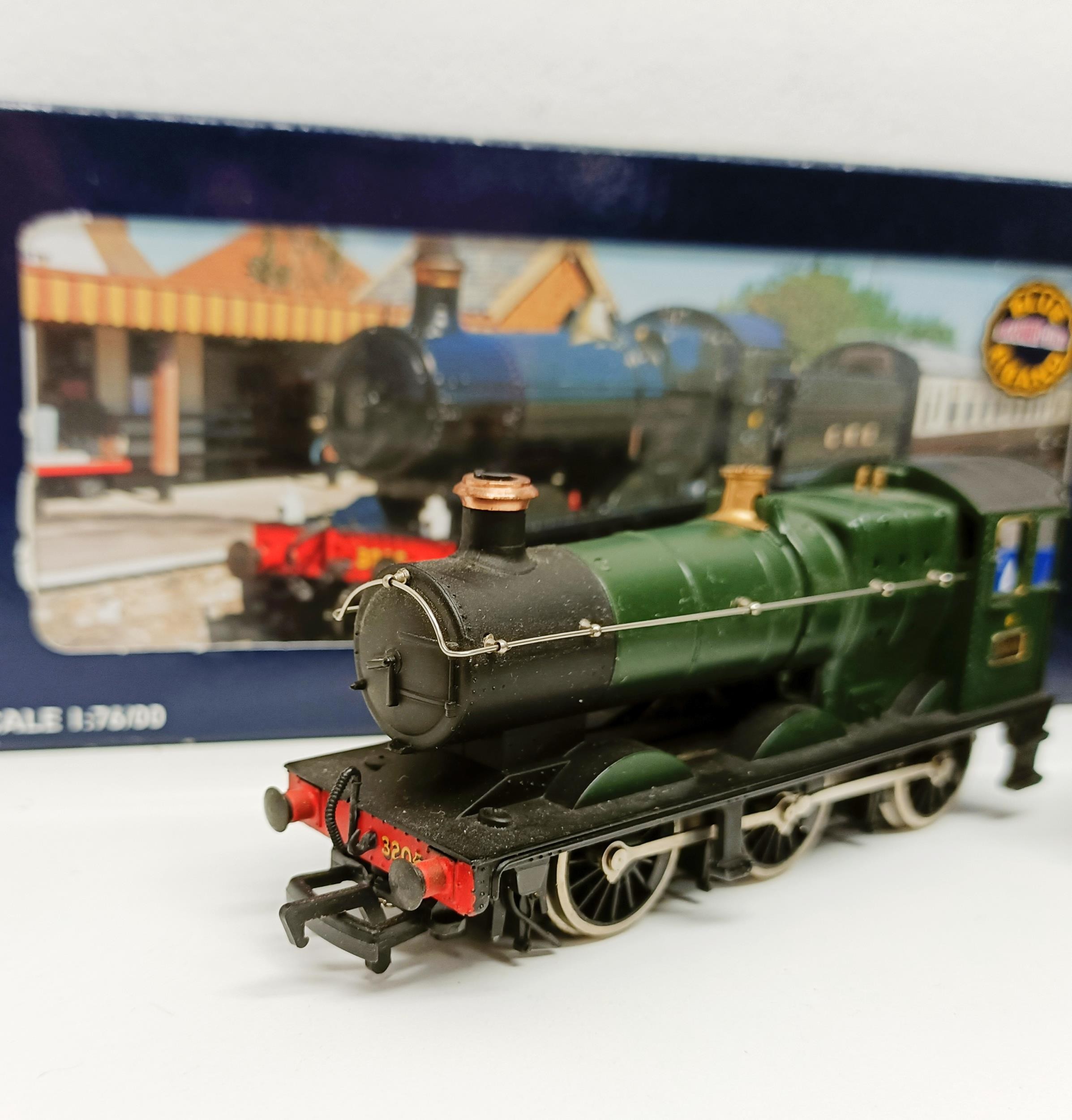 A Bachmann OO gauge 0-6-0 locomotive and tender, No 341970, boxed Provenance: From a vast single - Image 4 of 6