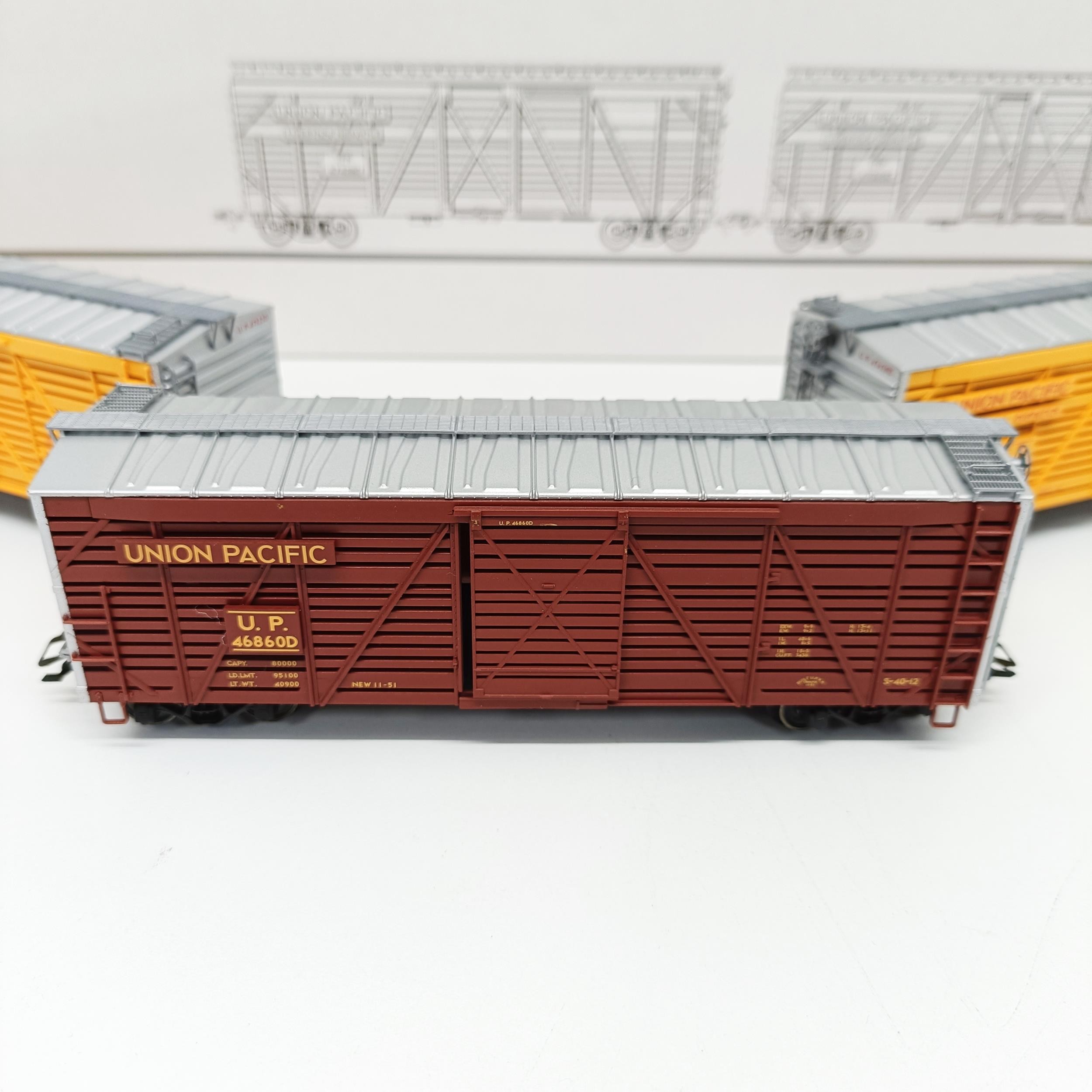 A Marklin HO gauge three carriage set, No 45690, boxed Provenance: From a vast single owner - Image 2 of 6