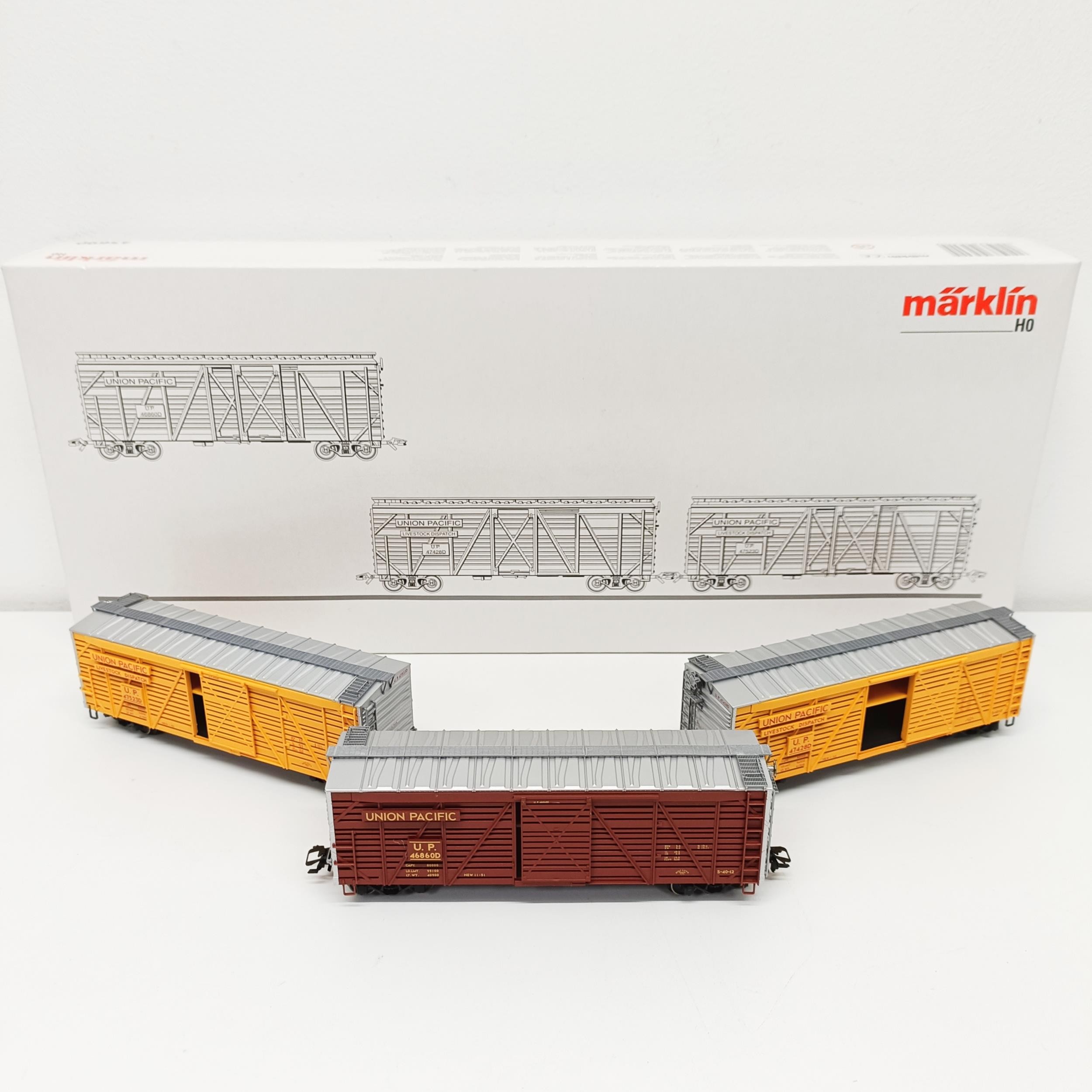 A Marklin HO gauge three carriage set, No 45690, boxed Provenance: From a vast single owner