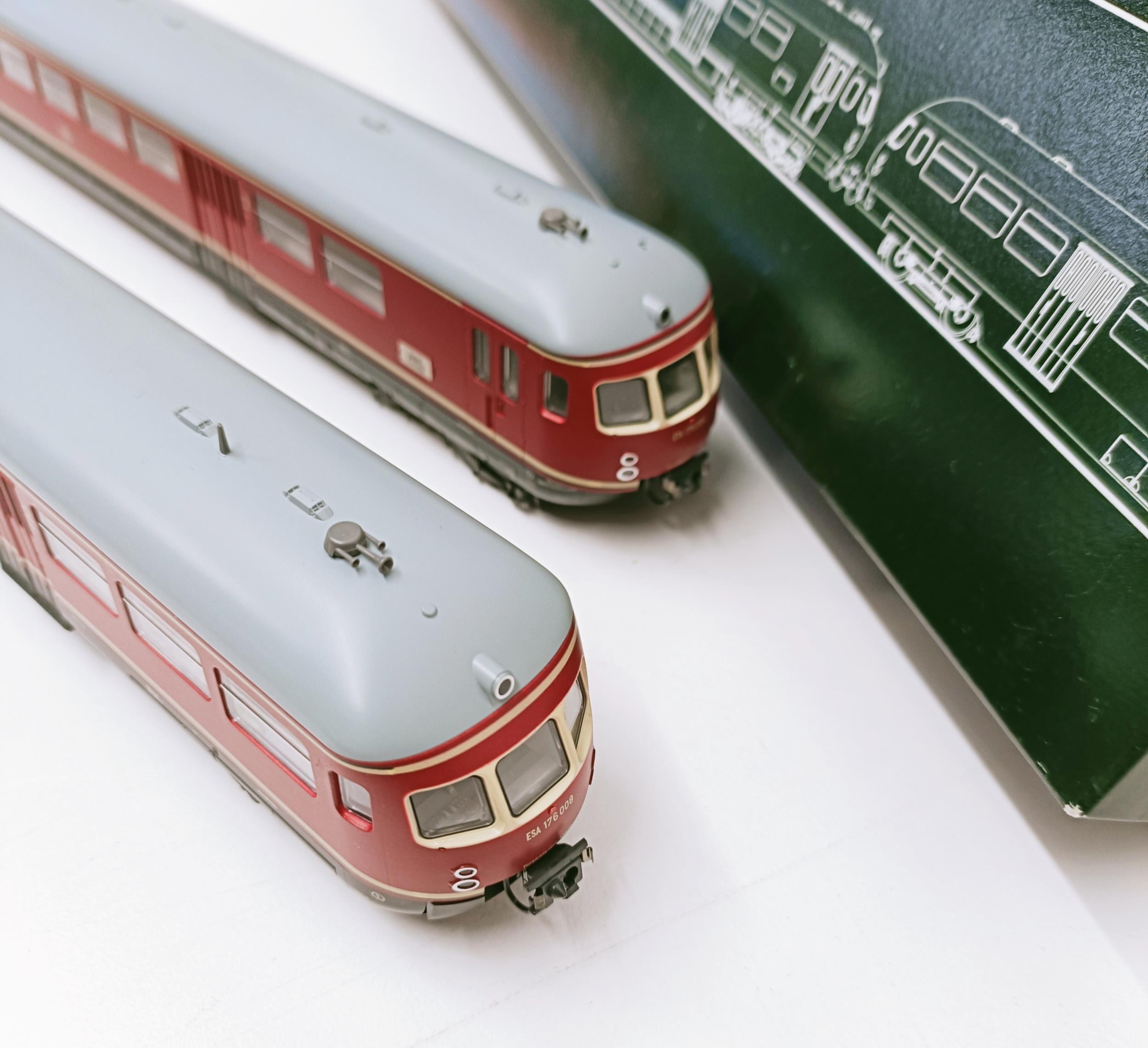 A Kato HO gauge two car train set, No 73326, boxed Provenance: From a vast single owner collection - Image 2 of 7