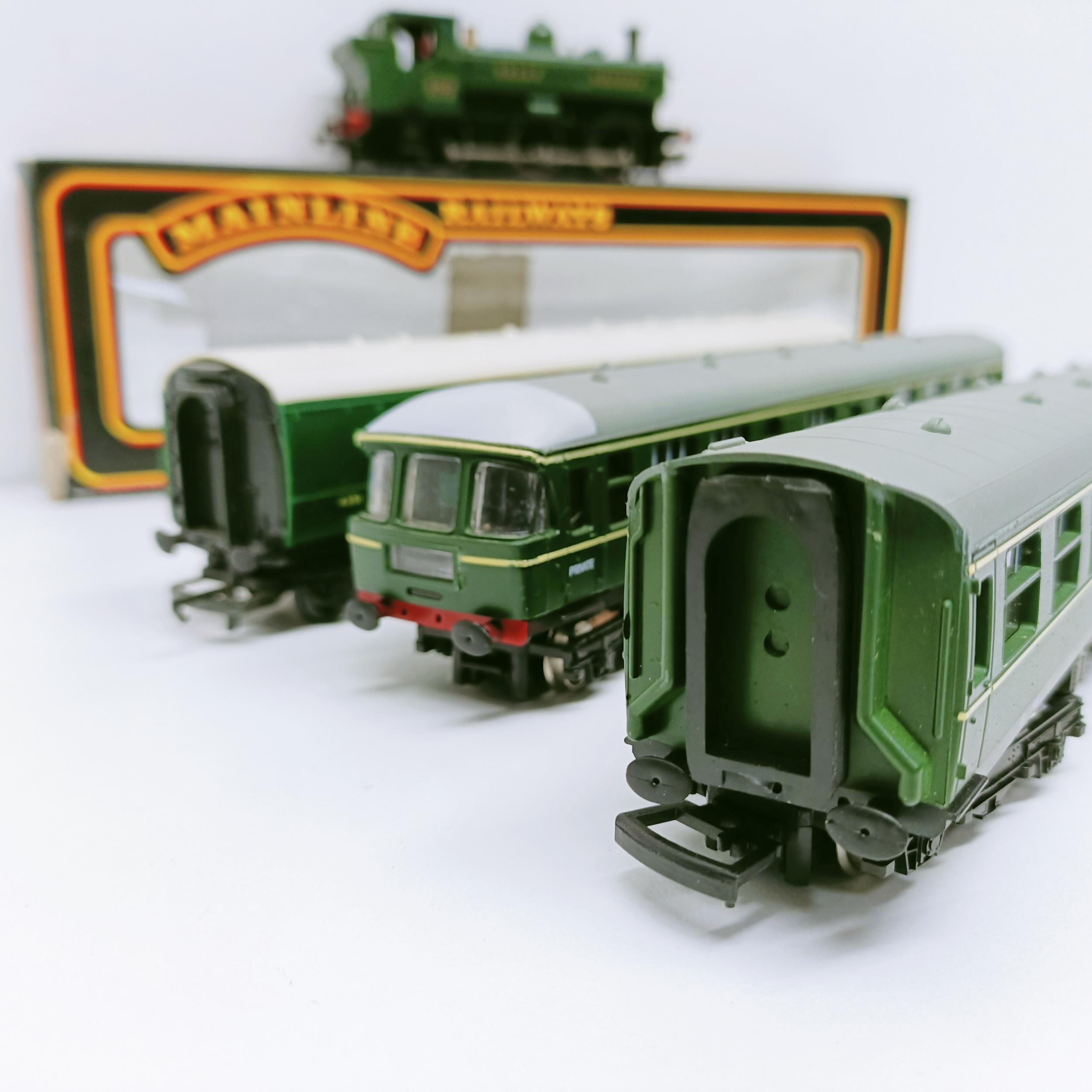 A Mainline Railways OO gauge 0-6-0 locomotive, lacking tender, No 37-058, boxed, a two car train - Image 5 of 10
