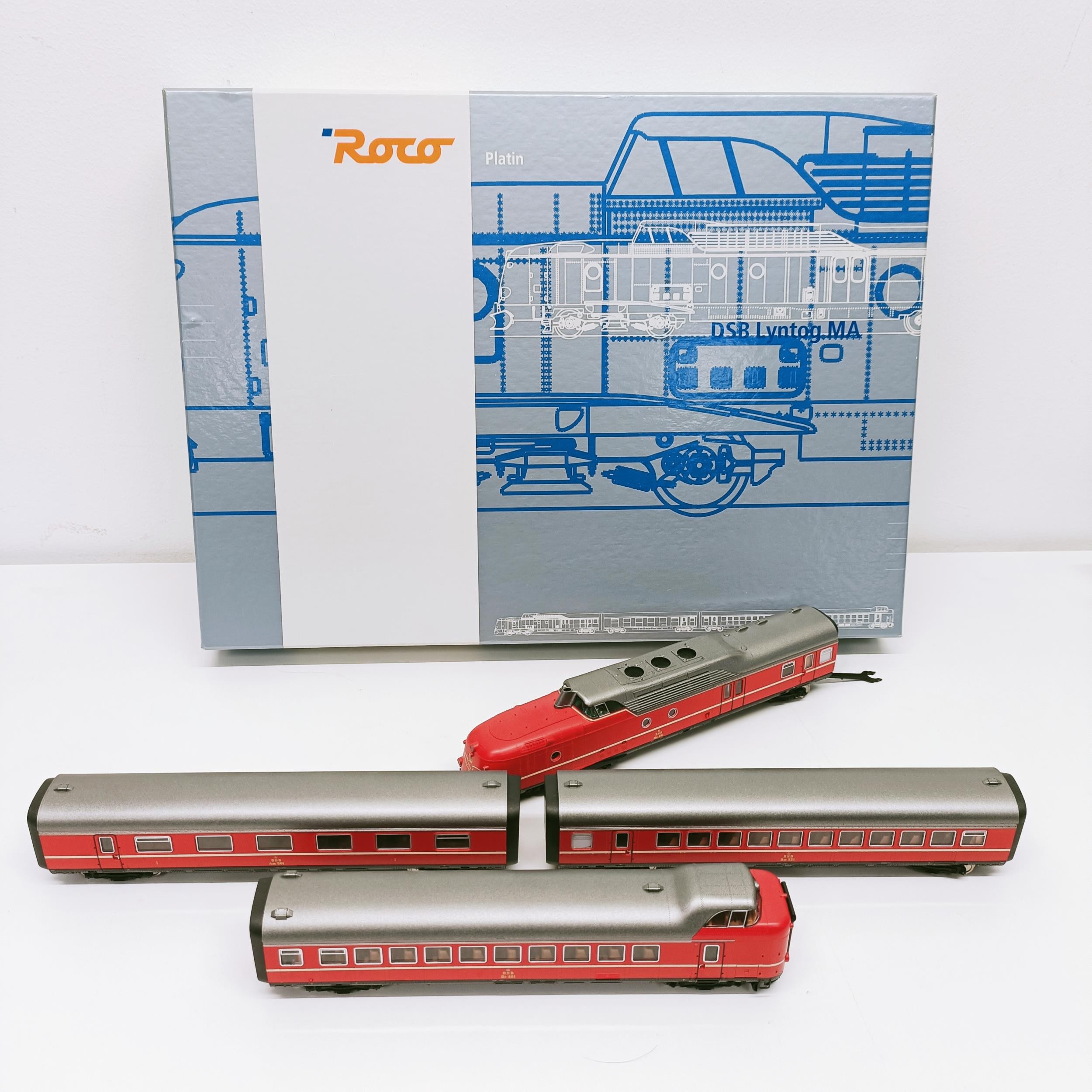 A Roco HO gauge four car set, No 63060, boxed Provenance: From a vast single owner collection of - Bild 2 aus 4