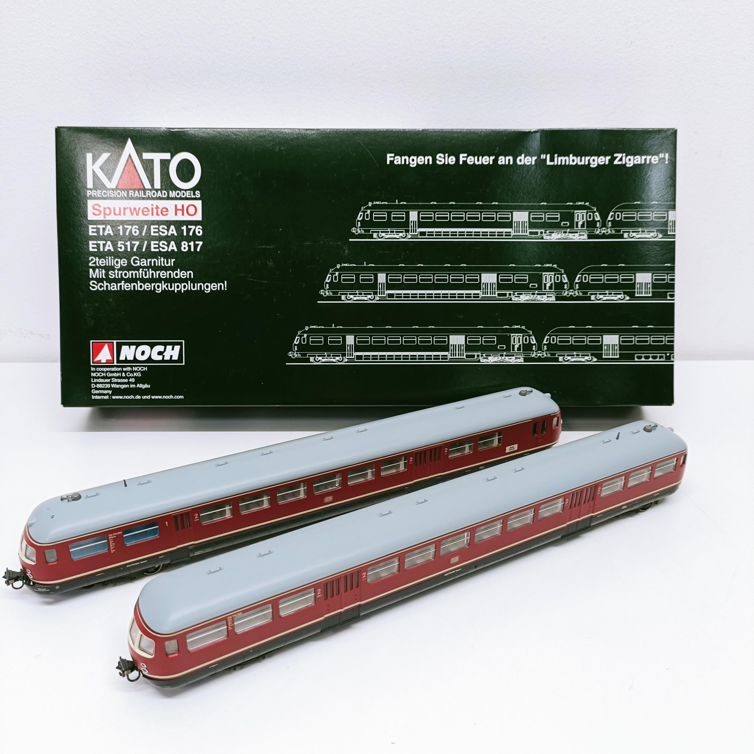 A Kato HO gauge two car train set, No 73326, boxed Provenance: From a vast single owner collection - Image 3 of 7