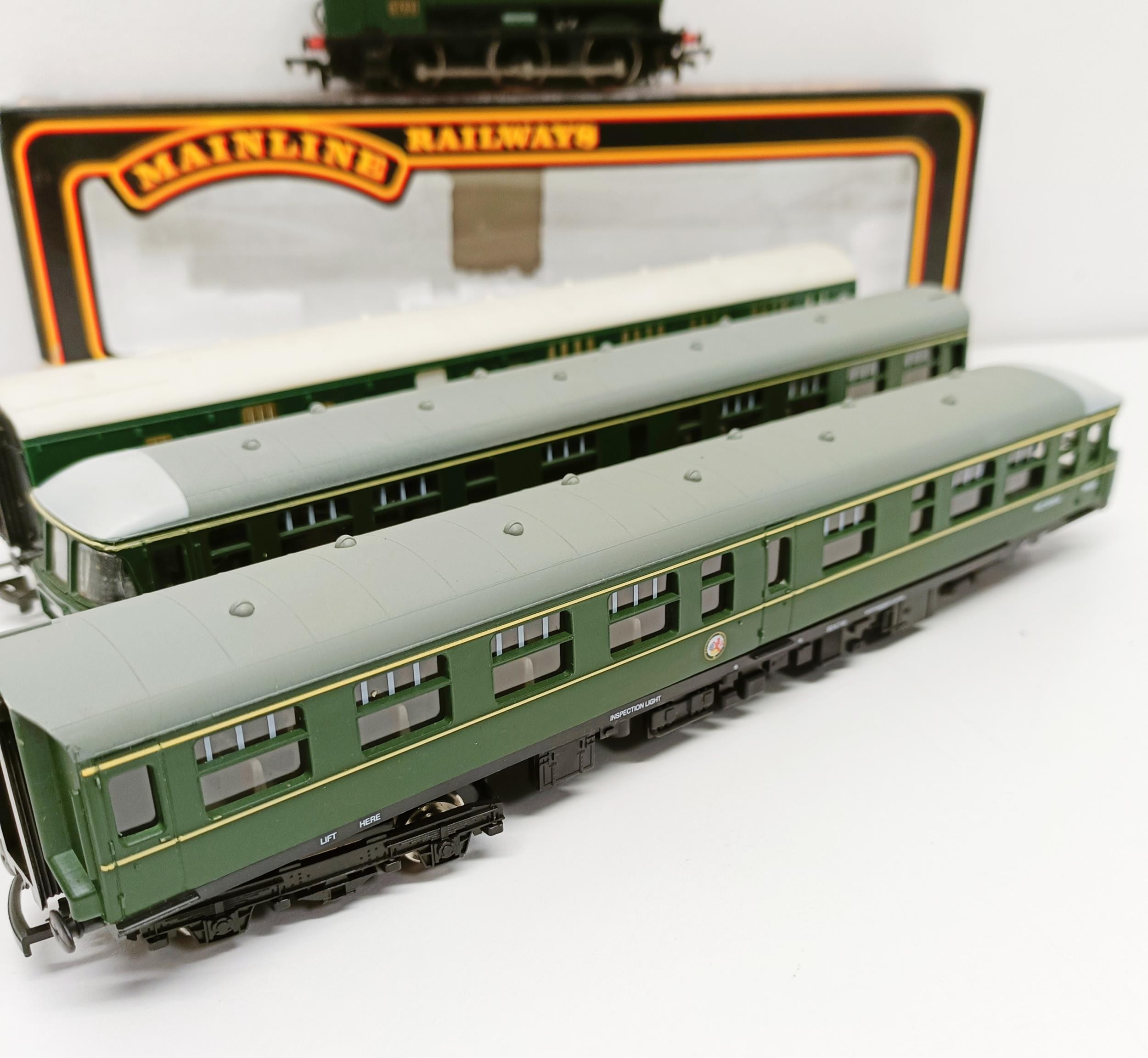 A Mainline Railways OO gauge 0-6-0 locomotive, lacking tender, No 37-058, boxed, a two car train - Image 3 of 10