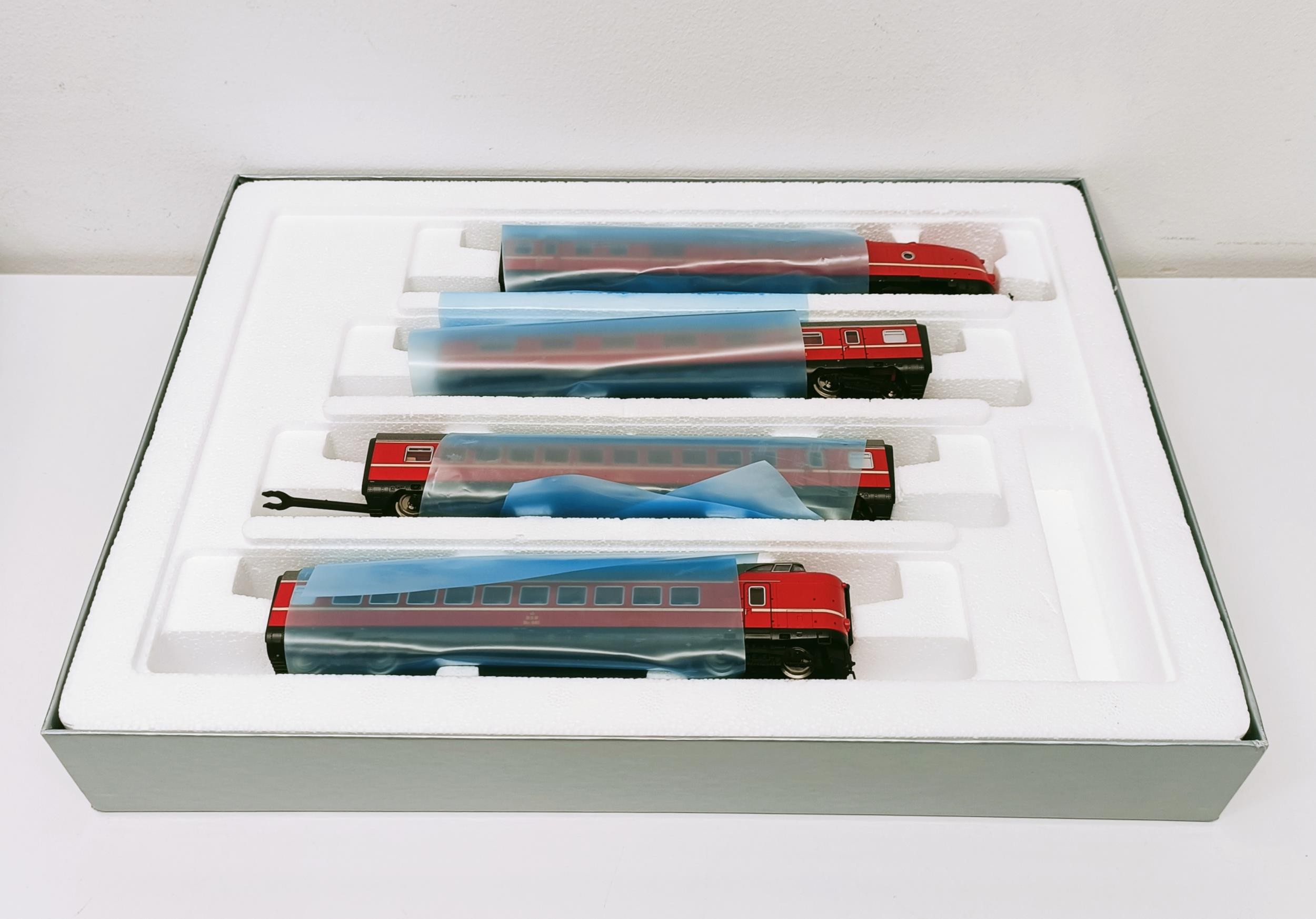 A Roco HO gauge four car set, No 63060, boxed Provenance: From a vast single owner collection of - Image 4 of 5