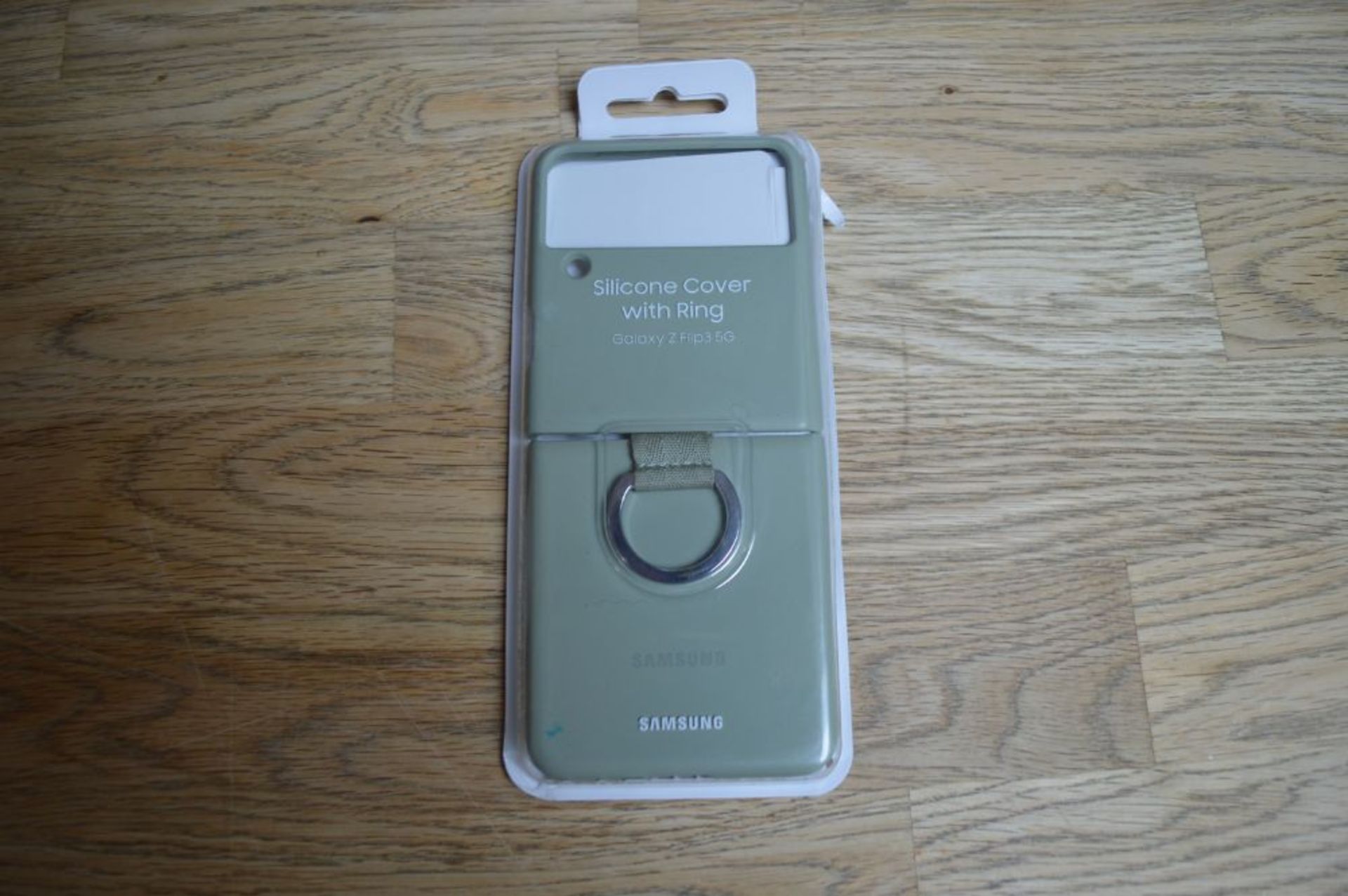 RRP £33.99 - Samsung Galaxy Z Flip3 Silicone Cover with Ring - Image 2 of 2