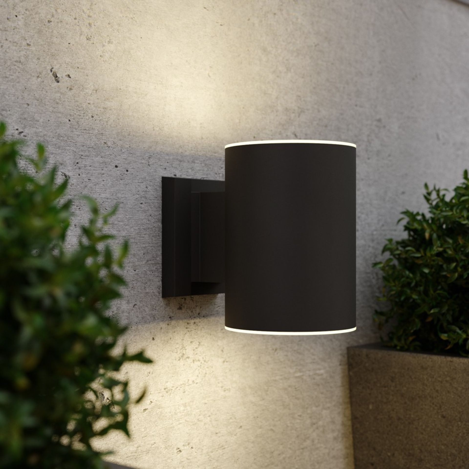 RRP -£29.99 Grantham Up & Down Outdoor Solar Powered Wall Light