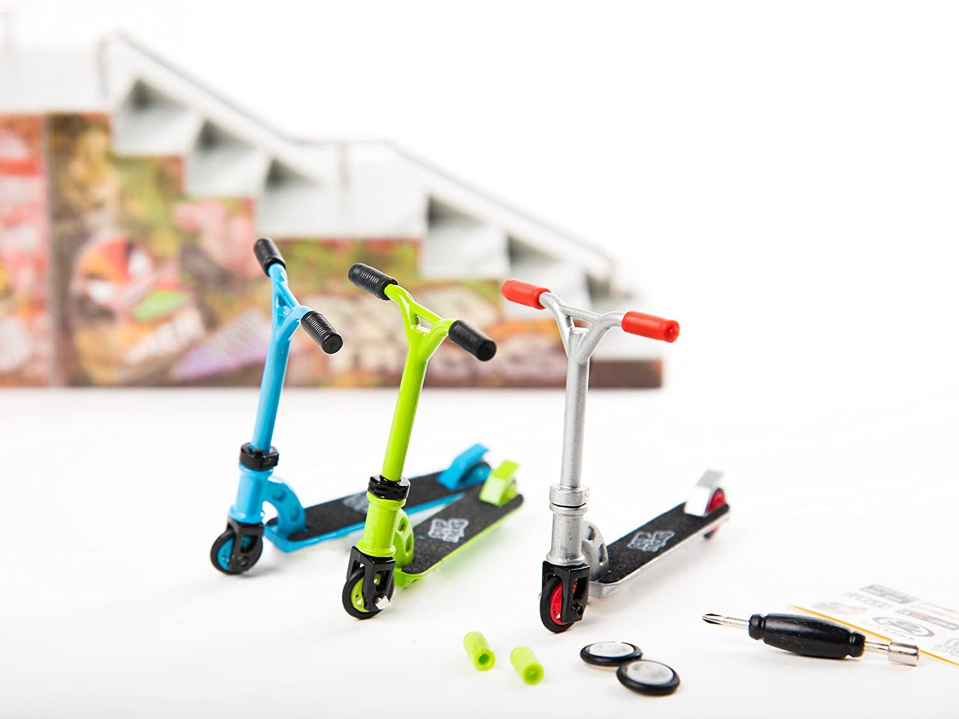 RRP - £16.90 Grip and Tricks - Finger Scooter with Mini Scooters Tools and Mini Fingerboards Accesso