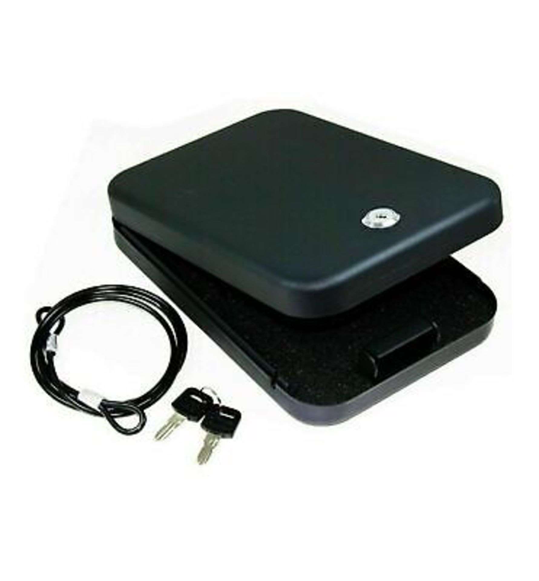 RRP-£23 Amazon Basics Portable Security Case - Combination Lock, XXL