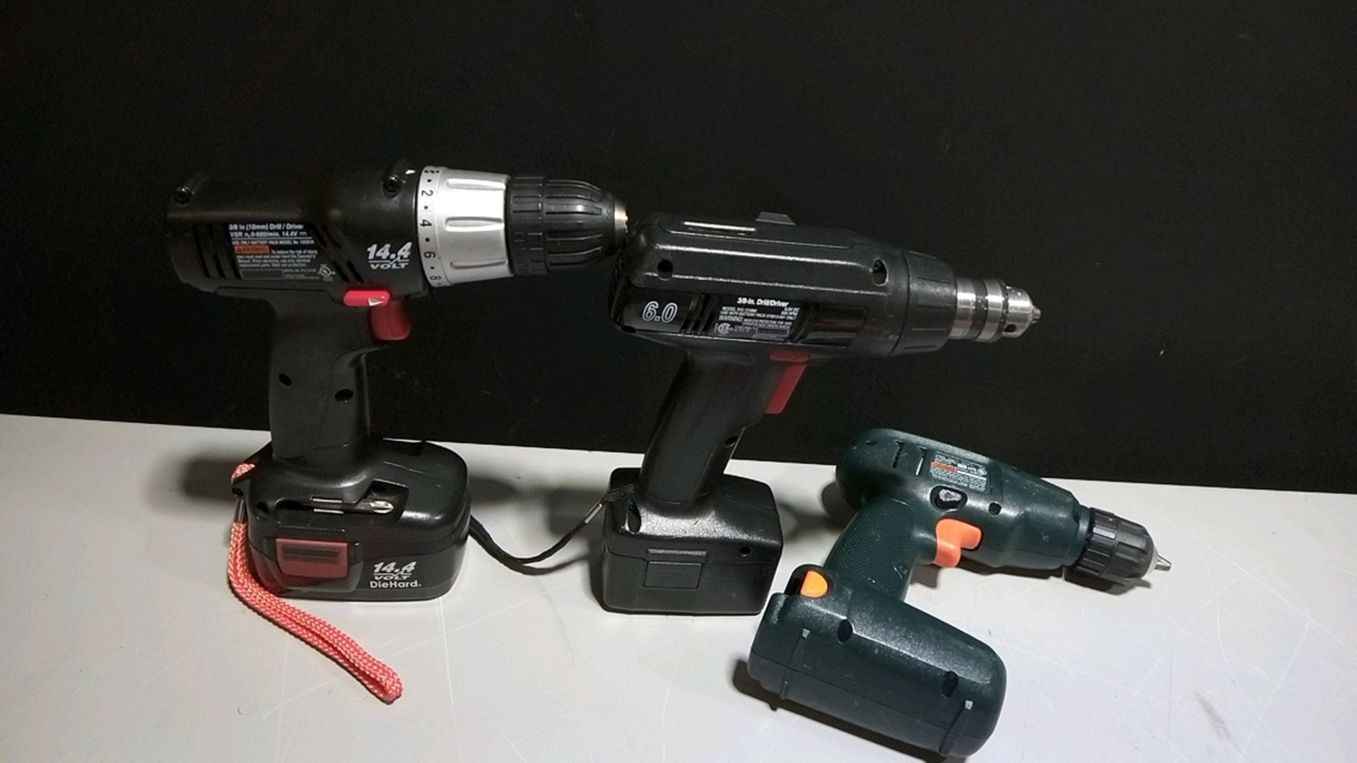 LOT OF POWER TOOLS - Image 2 of 4