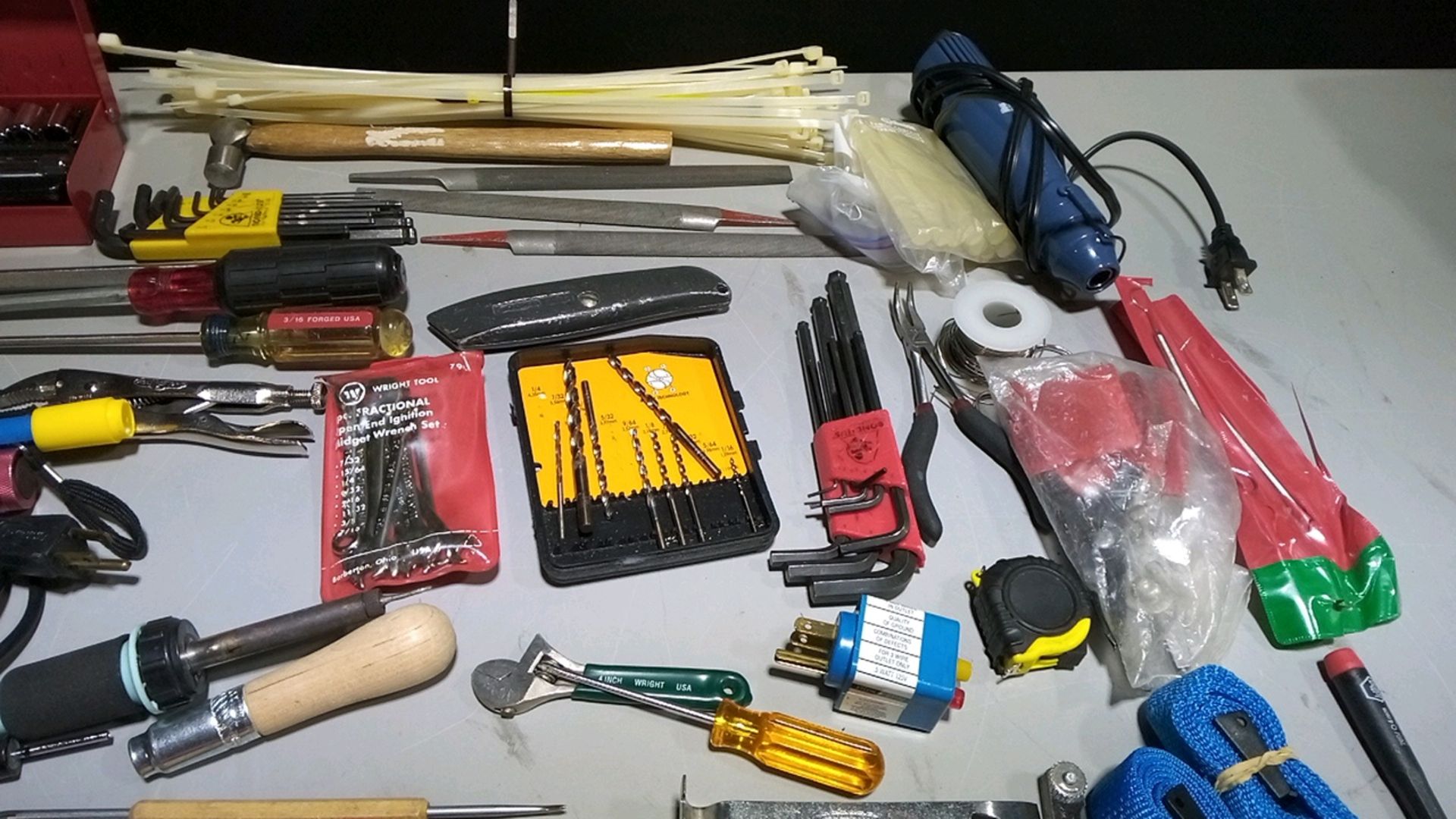LOT OF ASSORTED TOOLS - Image 3 of 4