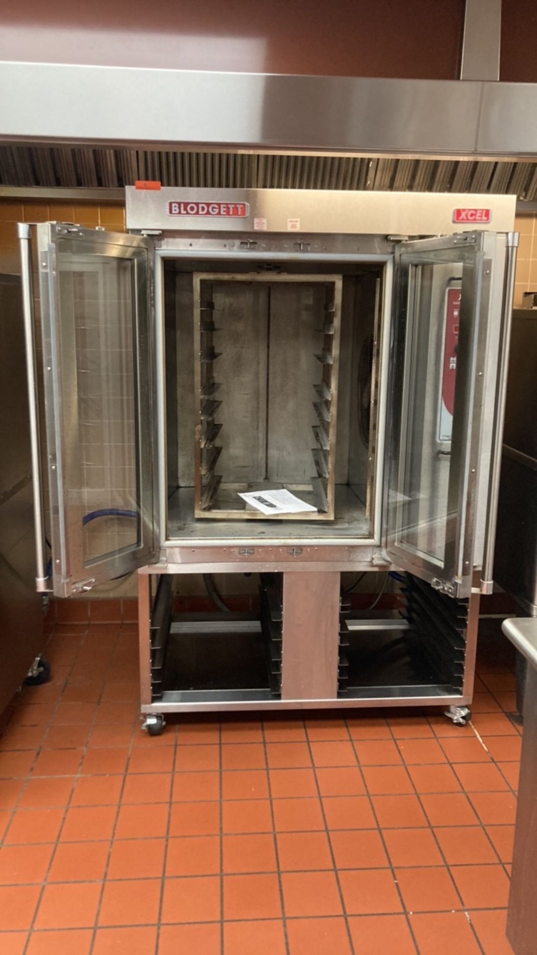 BLODGETT XCEL XR8-G/AB LIQUID PROPANE MINI ROTATING RACK BAKERY CONVECTION OVEN WITH STAND (THIS LOT - Image 2 of 10