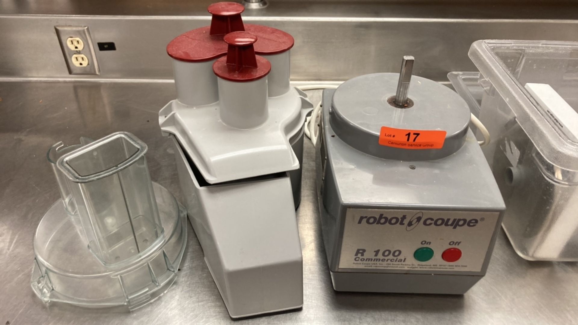 ROBOT COUPE R 100 FOOD PROCESSOR WITH ACCESSORIES - Image 2 of 6