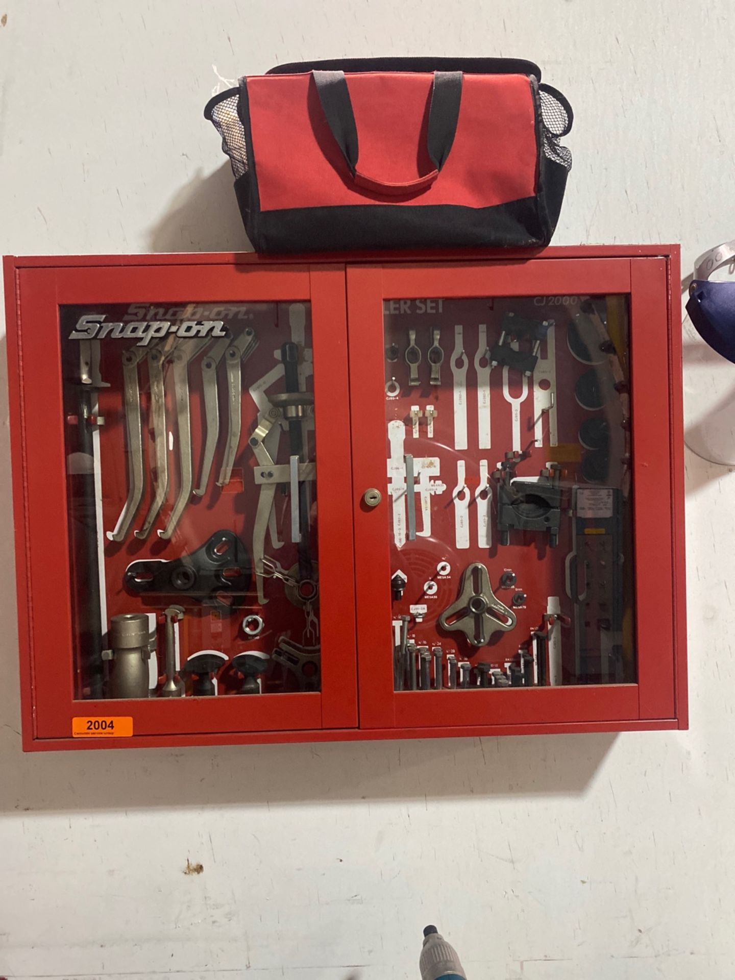 SNAP ON WALL TOOL CADDY WITH TOOLS