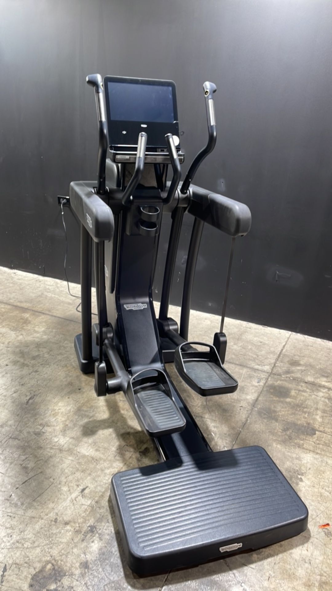 TECHNOGYM ELLIPTICAL WITH TOUCH SCREEN MONITOR