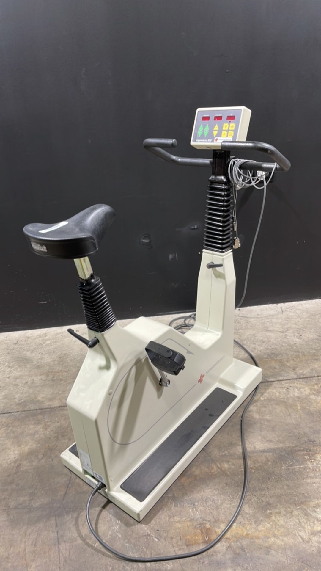 SENSORMEDICS ERGOMETRICS 800 ERGOMETER - Image 2 of 4