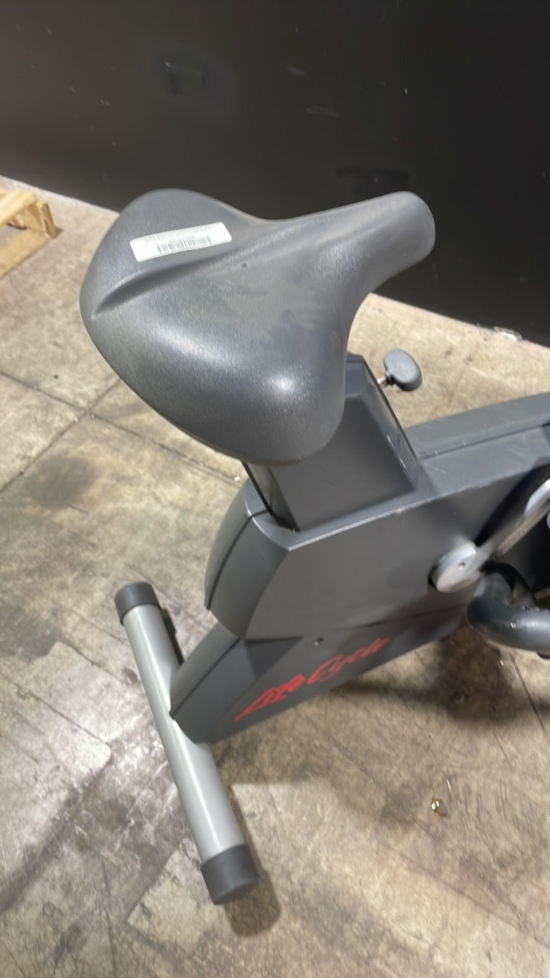 LIFE FITNESS LIFECYCLE EXERCISE BIKE - Image 4 of 4