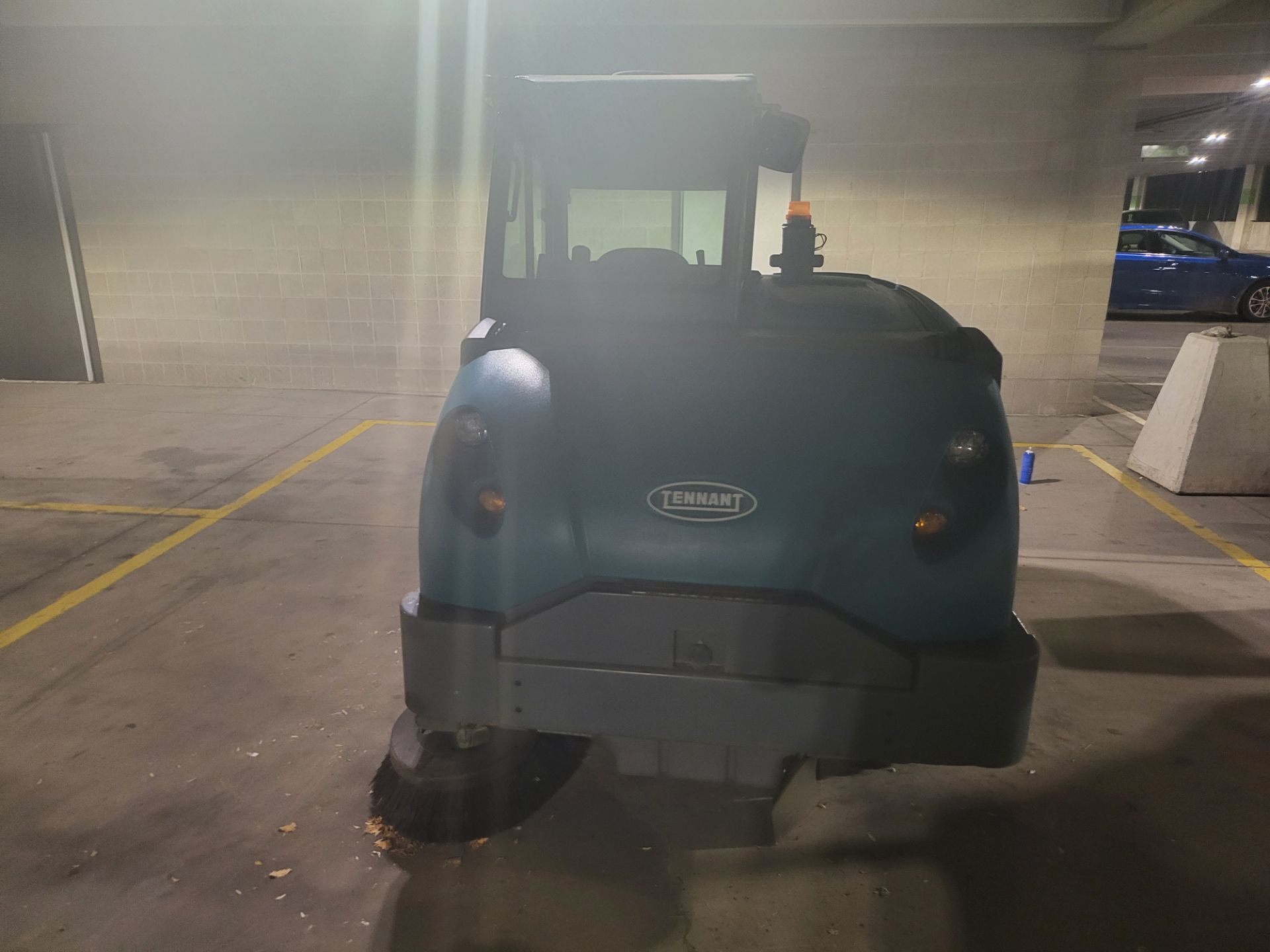 Tennant S30 Diesel Powered Rider Sweeper - Image 4 of 4