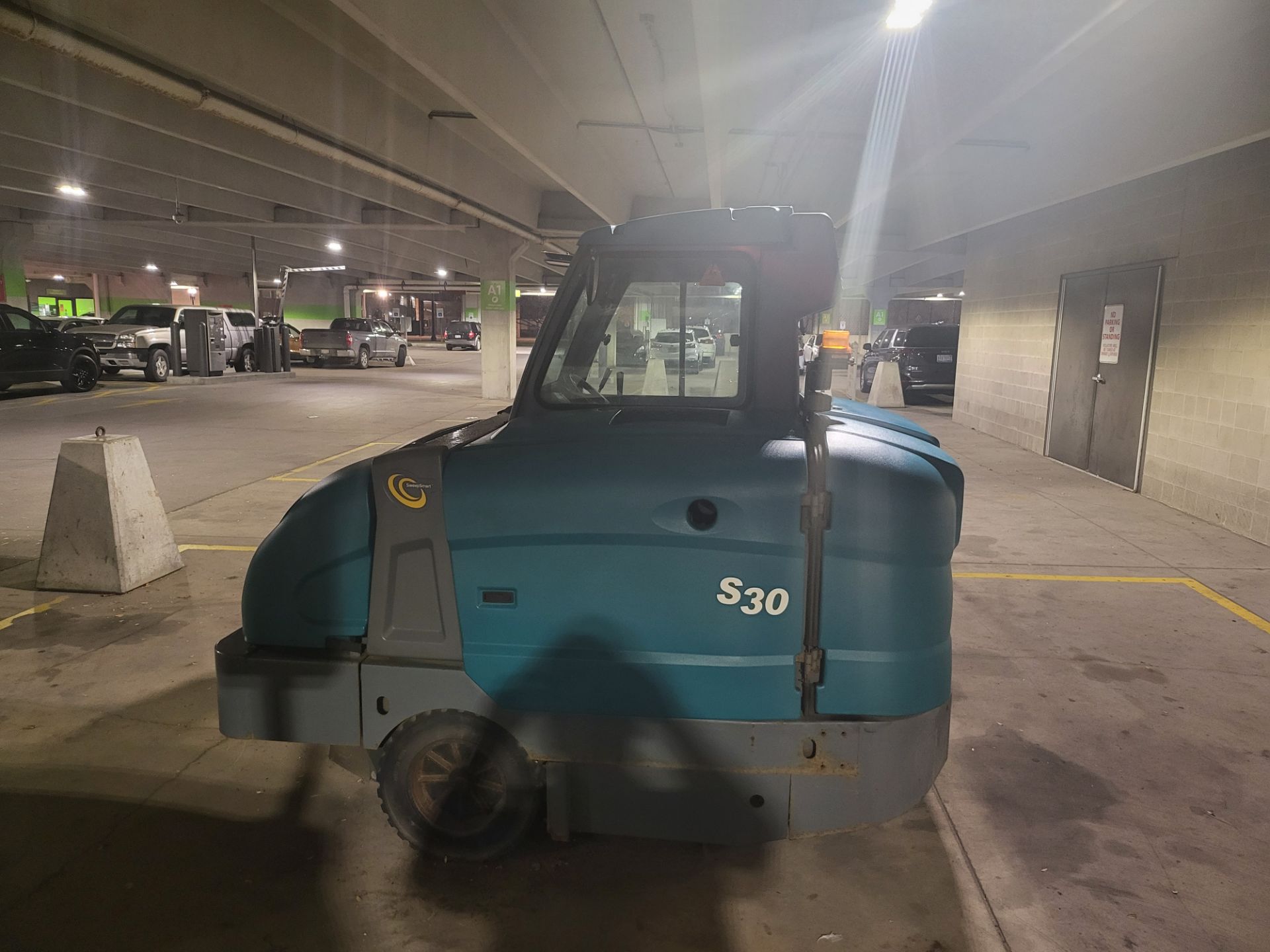 Tennant S30 Diesel Powered Rider Sweeper - Image 2 of 4