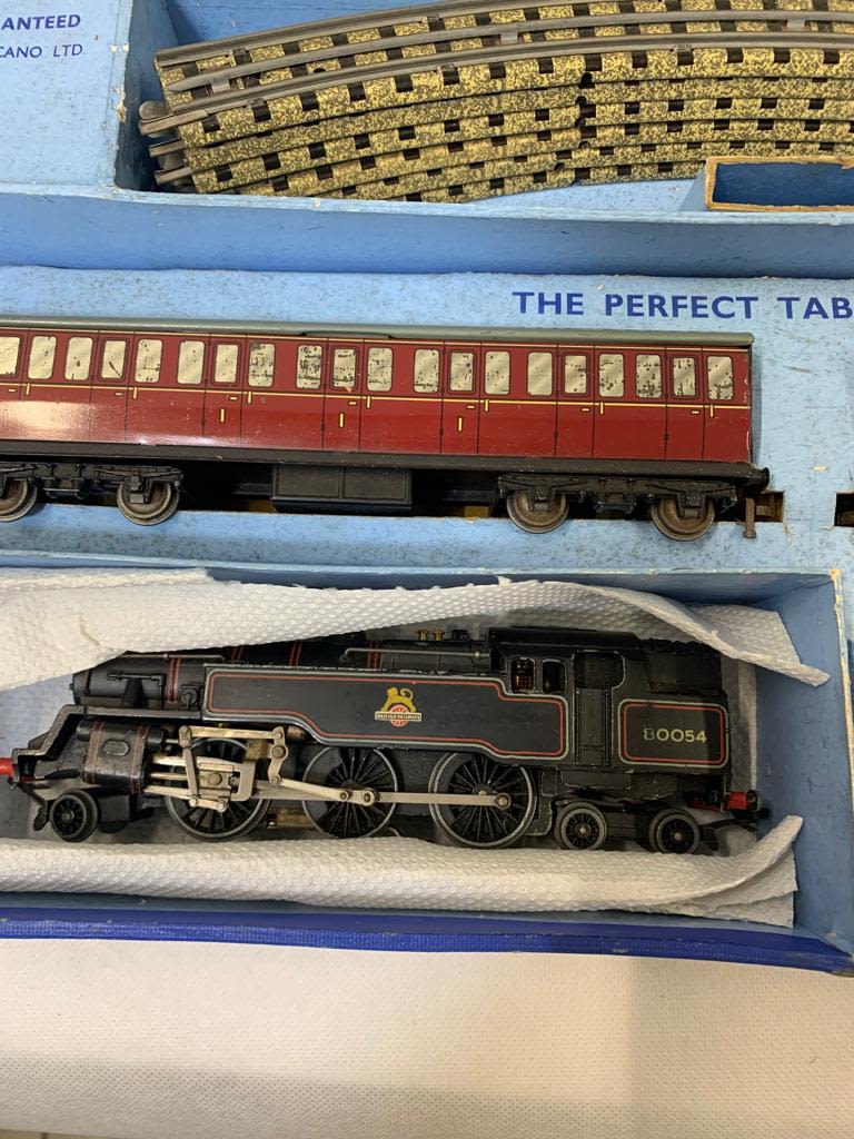 HORNBY 00 gauge electric train 3 rail set suburban local passenger with 2-6-4 tank engine in BR - Image 2 of 2