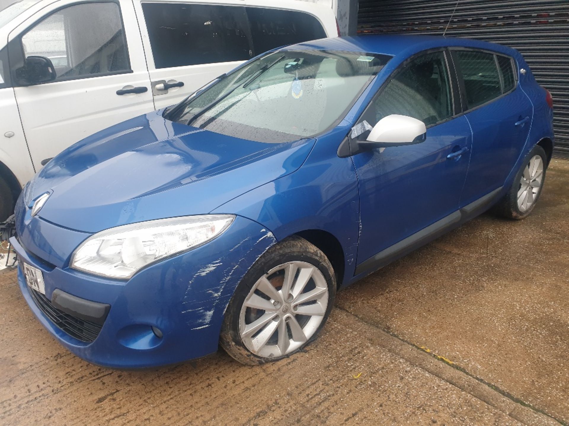 BLUE - PETROL RENAULT MEGANE I MUSIC. Reg : HK10 LDN Mileage : 84000 Details: NO KEY NO PAPERWORK - Image 4 of 7