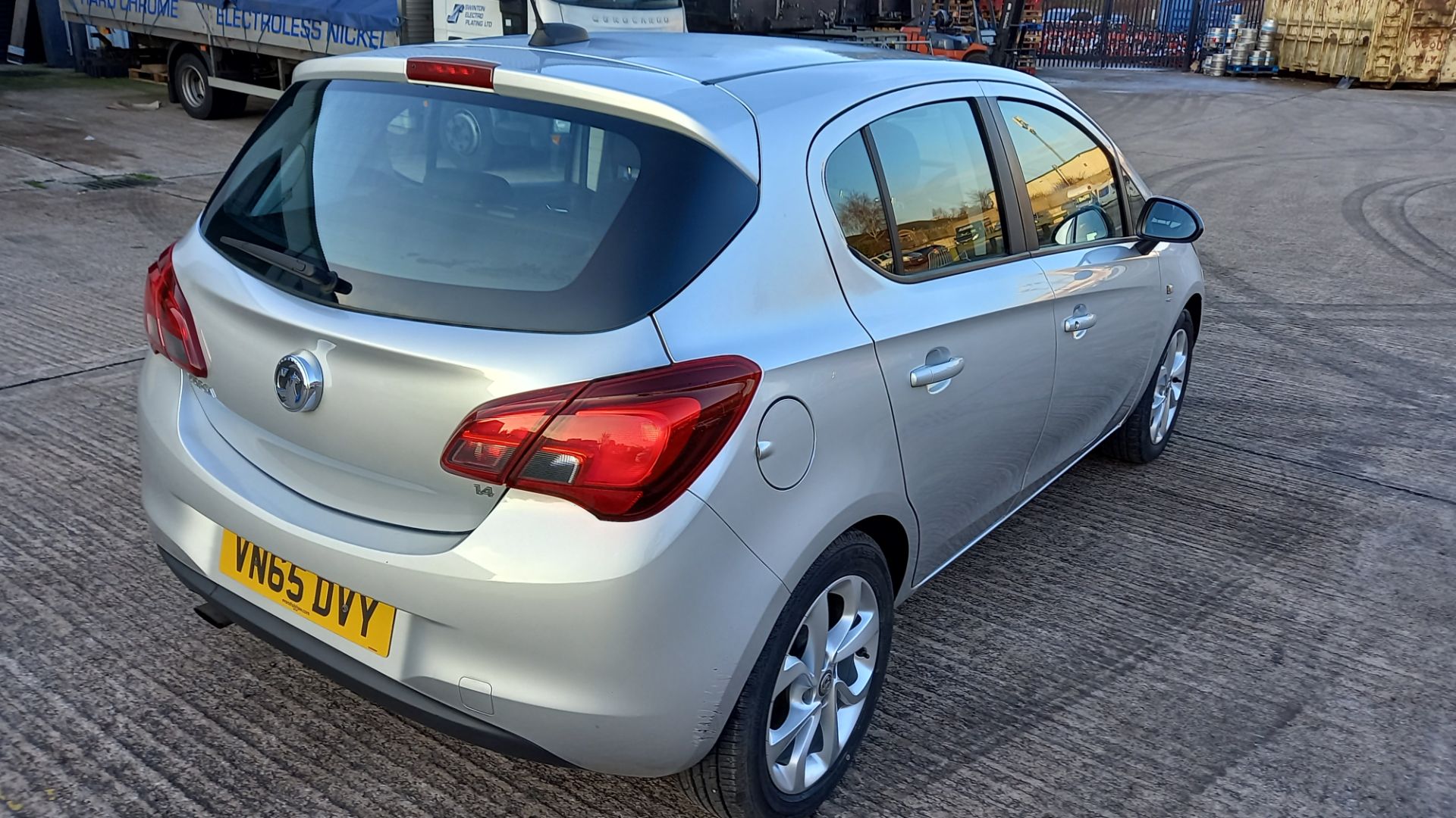 SILVER VAUXHALL CORSO SRI ECOFLEX 1398CC 5 DOOR HATCHBACK PETROL Reg: VN65DVY Mileage: 59933 MILES - Image 4 of 7