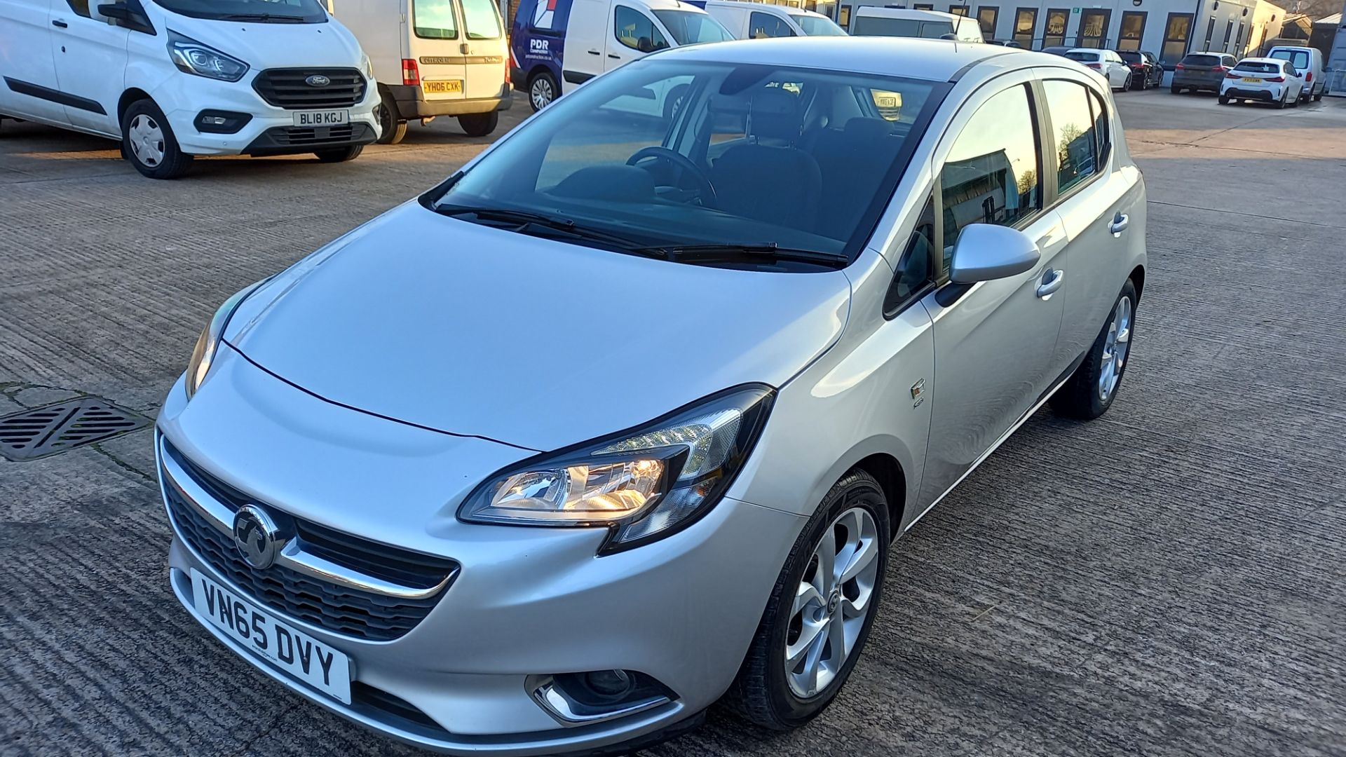 SILVER VAUXHALL CORSO SRI ECOFLEX 1398CC 5 DOOR HATCHBACK PETROL Reg: VN65DVY Mileage: 59933 MILES - Image 2 of 7