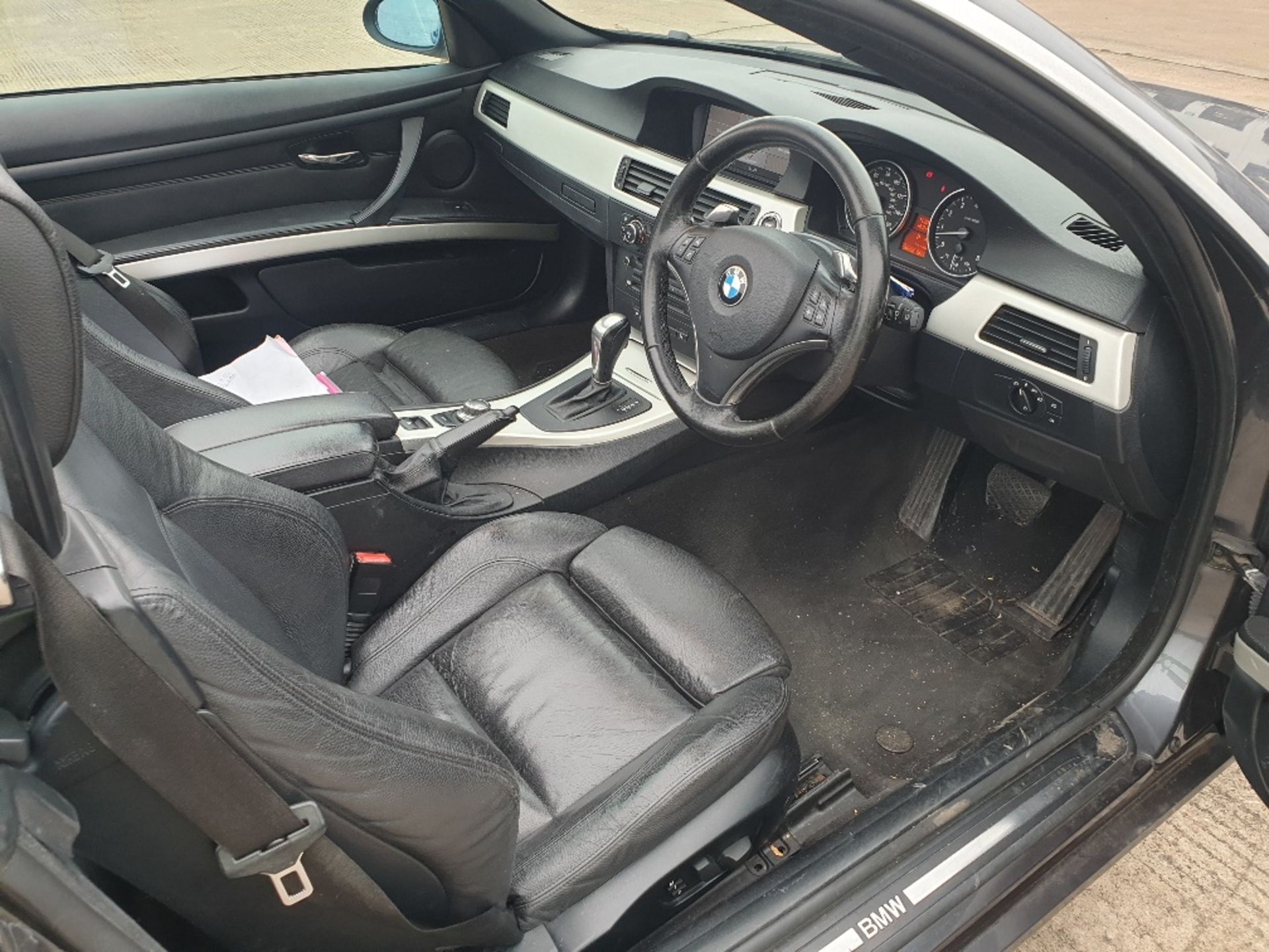 GREY - PETROL BMW 335I SE AUTO CONVERTIBLE. Reg : YF07 AET, Mileage : 84502 Details: 2 X KEYS WITH - Image 8 of 9