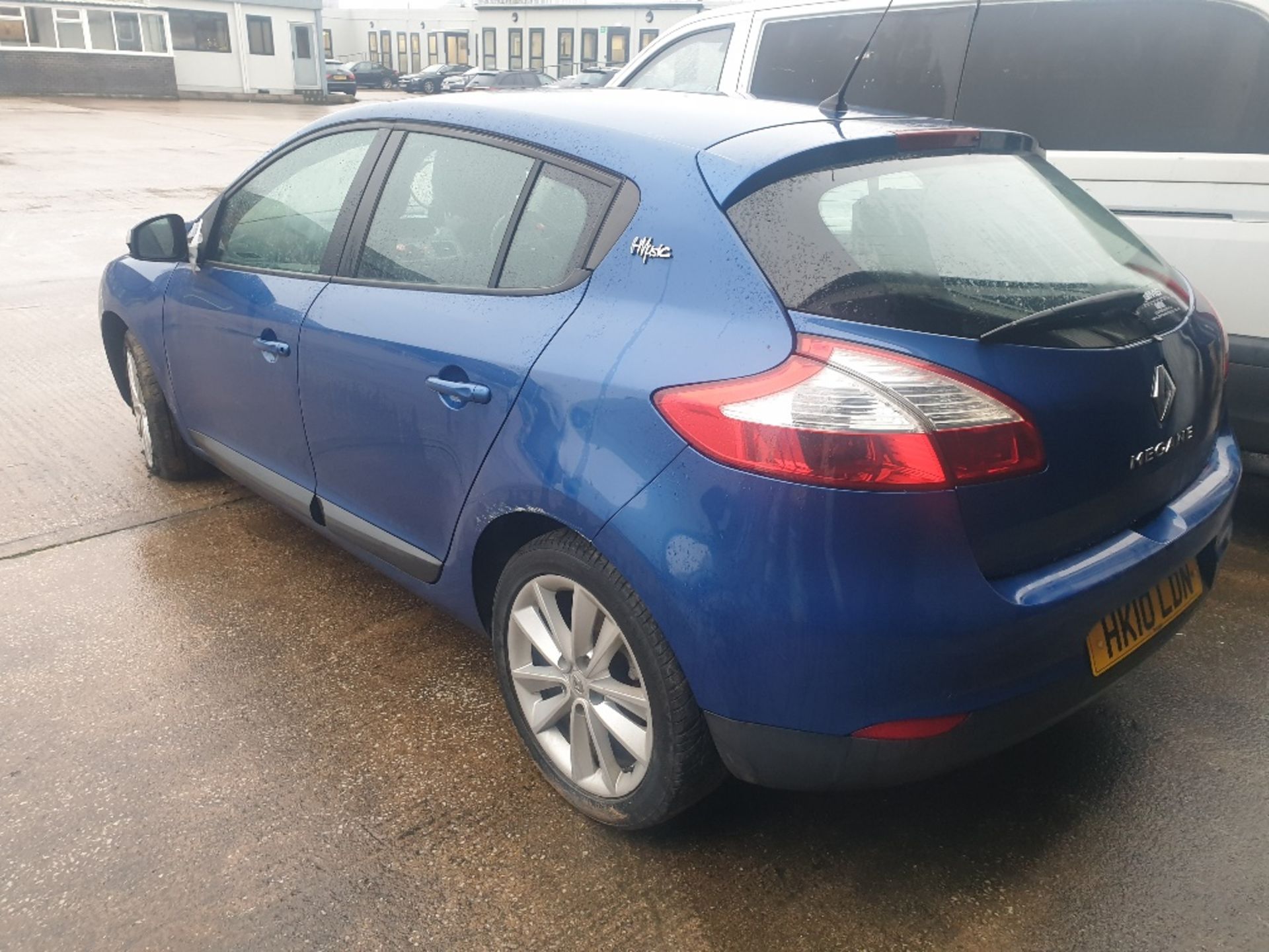 BLUE - PETROL RENAULT MEGANE I MUSIC. Reg : HK10 LDN Mileage : 84000 Details: NO KEY NO PAPERWORK - Image 3 of 7