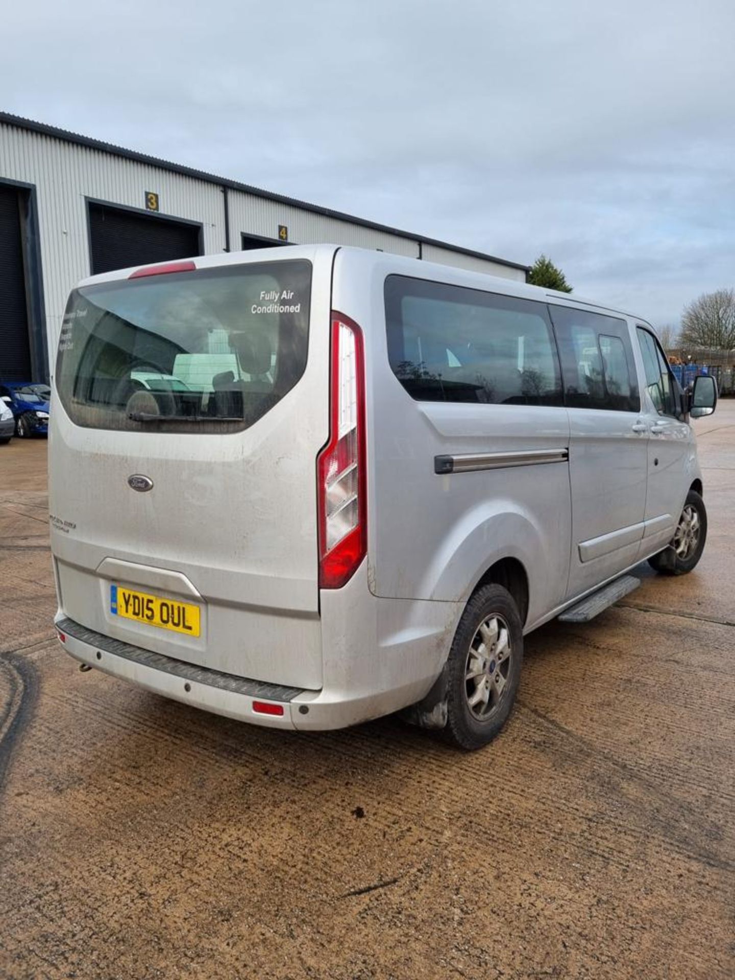 SILVER FORD TOURNEO CUSTOM 300 LTD E. ( DIESEL ) Reg : YD15 OUL Mileage : 134821 Details: 2 X - Image 4 of 10