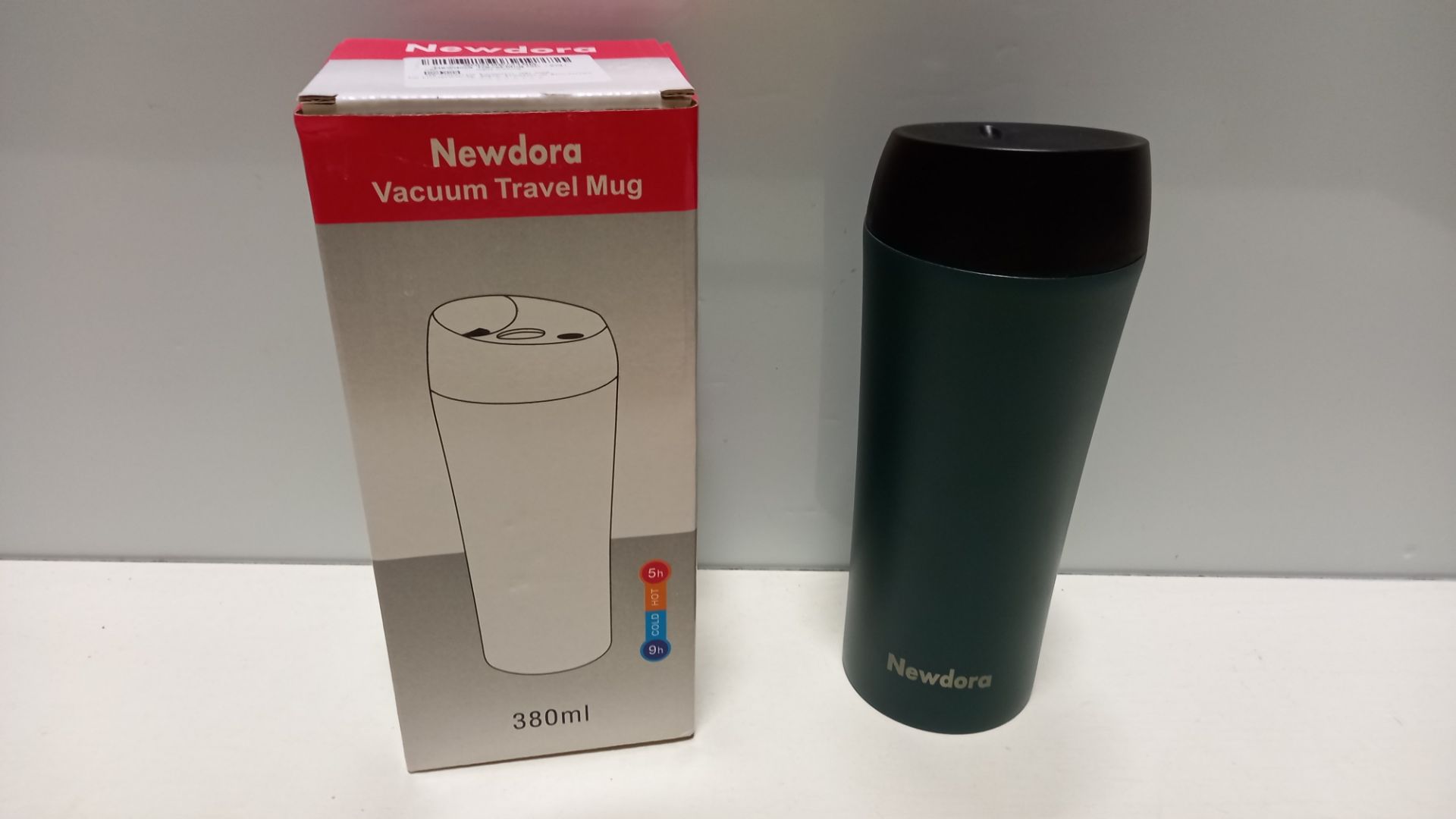 40 X BRAND NEW NEWDORA VACUUM TRAVEL MUGS - DARK GREEN