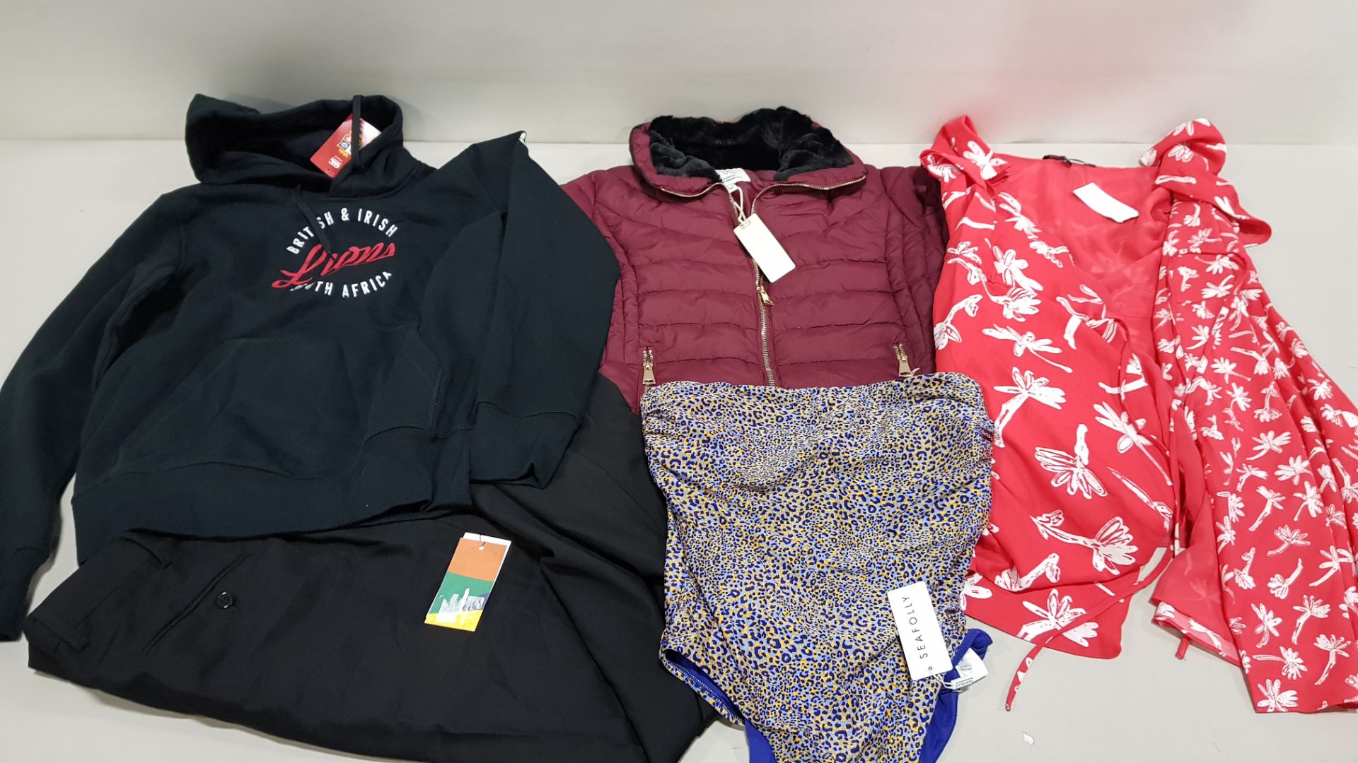 6 PIECE MIXED CLOTHING LOT CONTAINING EMS JUMPER SIZE XL, FRENCH CONNECTION DRESS SIZE 12, SCOPES