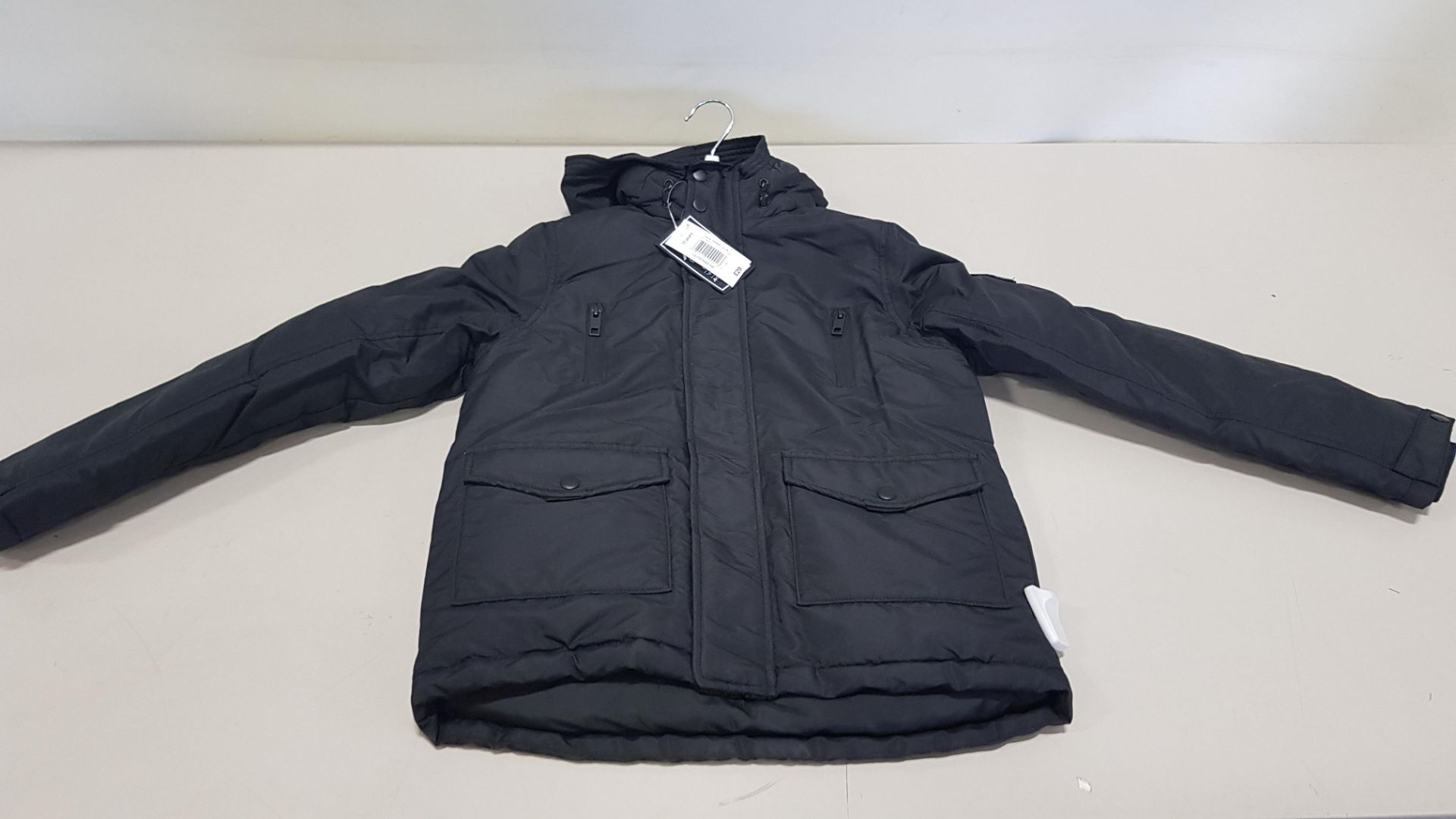 10 X BRAND NEW OUTERWEAR KIDS TECHNICAL PARKA IN SIZES 10, 11, 12 AND 13 YEARS RRP £29.00 (TOTAL RRP