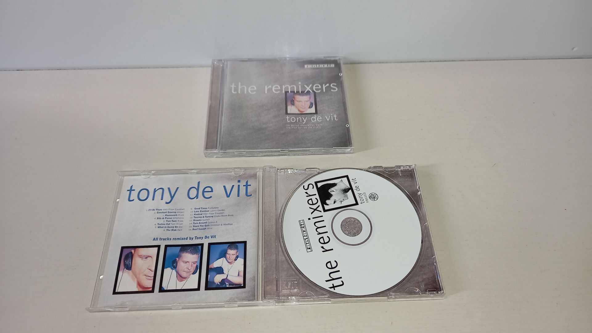 75 X BRAND NEW FANTAZIA THE REMIXERS CDS BY TONY DE VIT