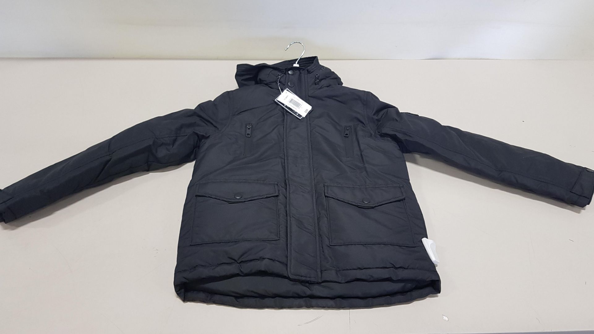10 X BRAND NEW OUTERWEAR KIDS TECHNICAL PARKA IN SIZES 10, 11, 12 AND 13 YEARS RRP £29.00 (TOTAL RRP