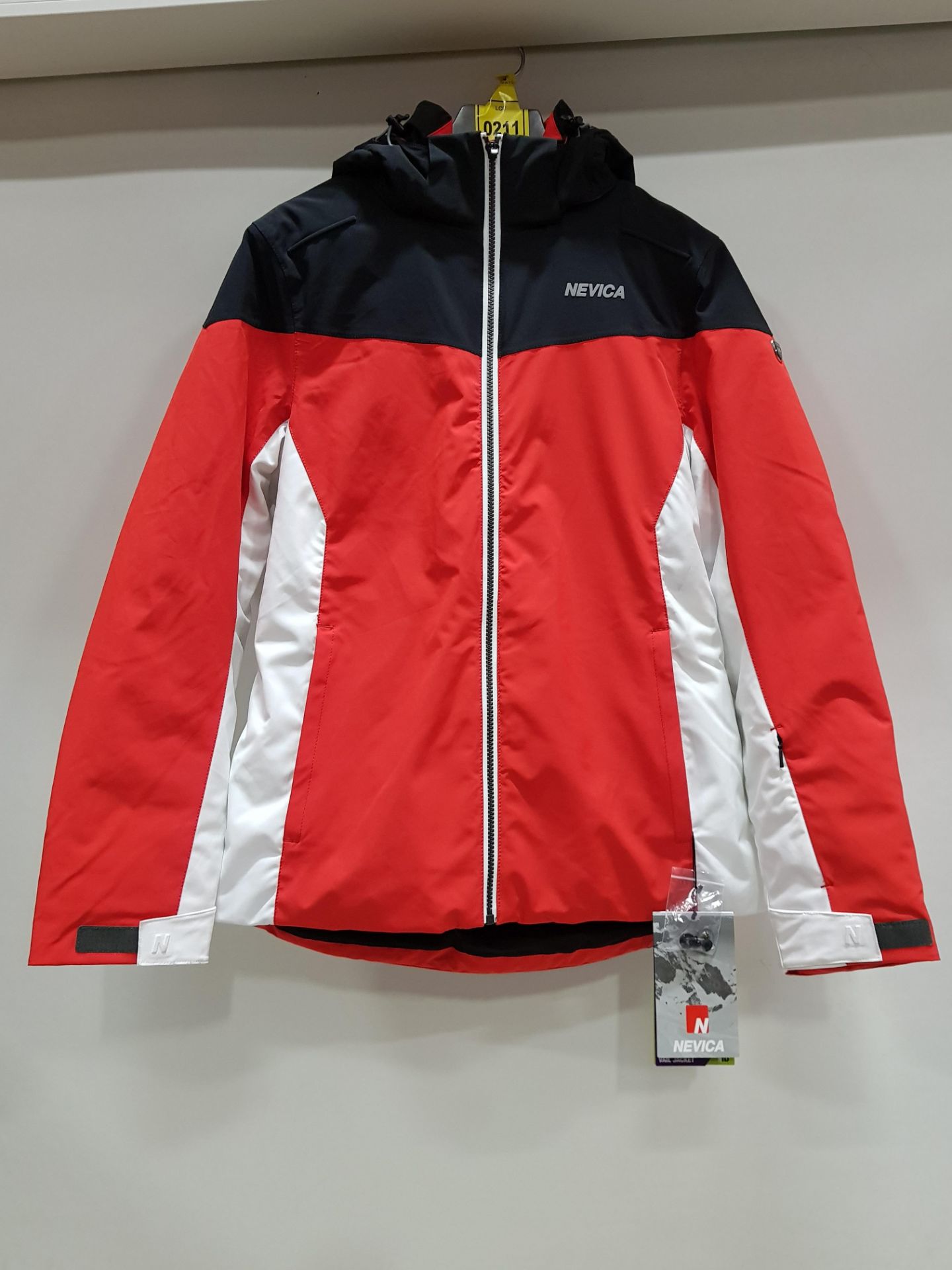 BRAND NEW NEVICA SKI JACKET IN BLACK AND RED ( SIZE UK L )